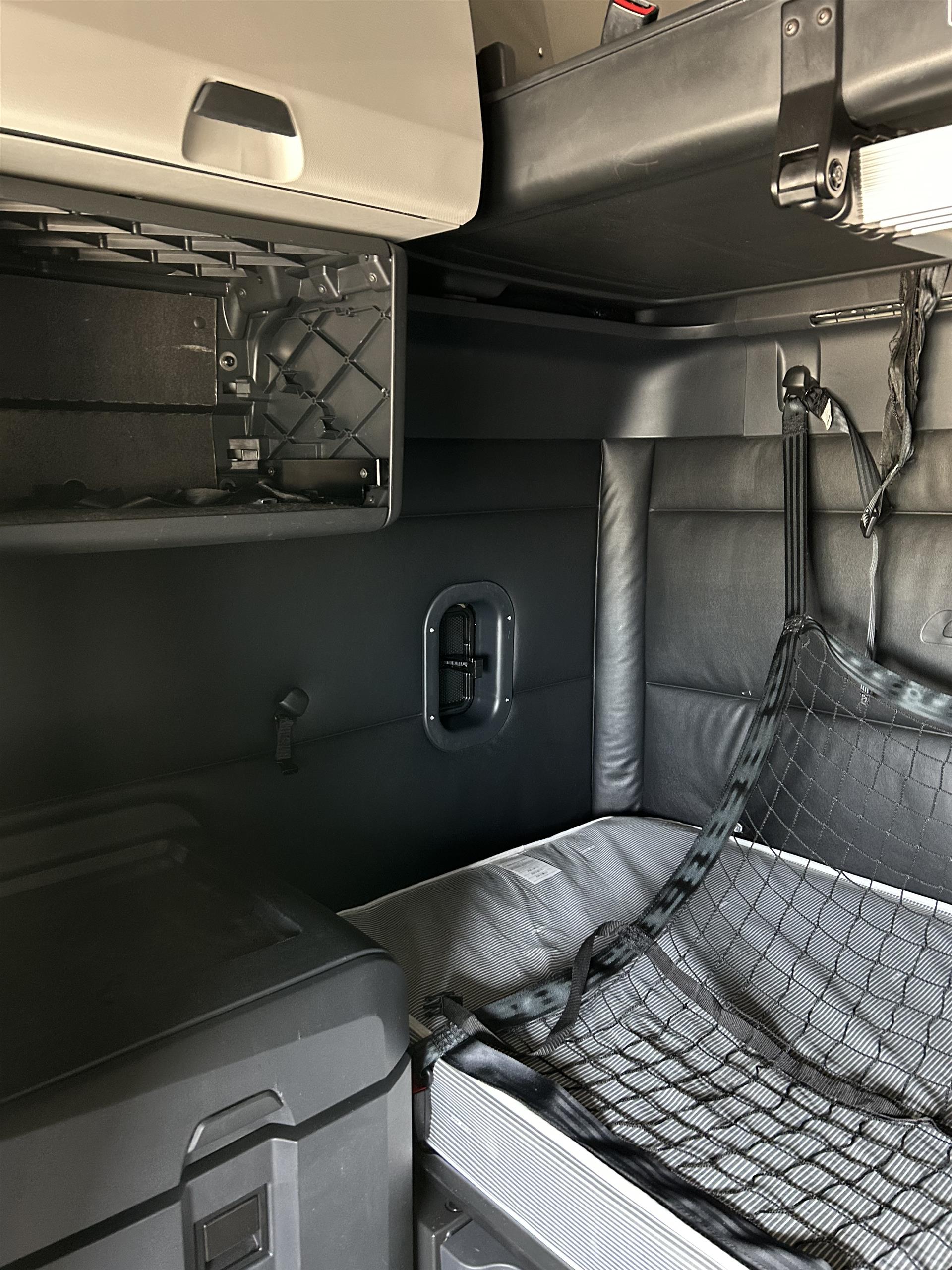 2024 Freightliner - image 11