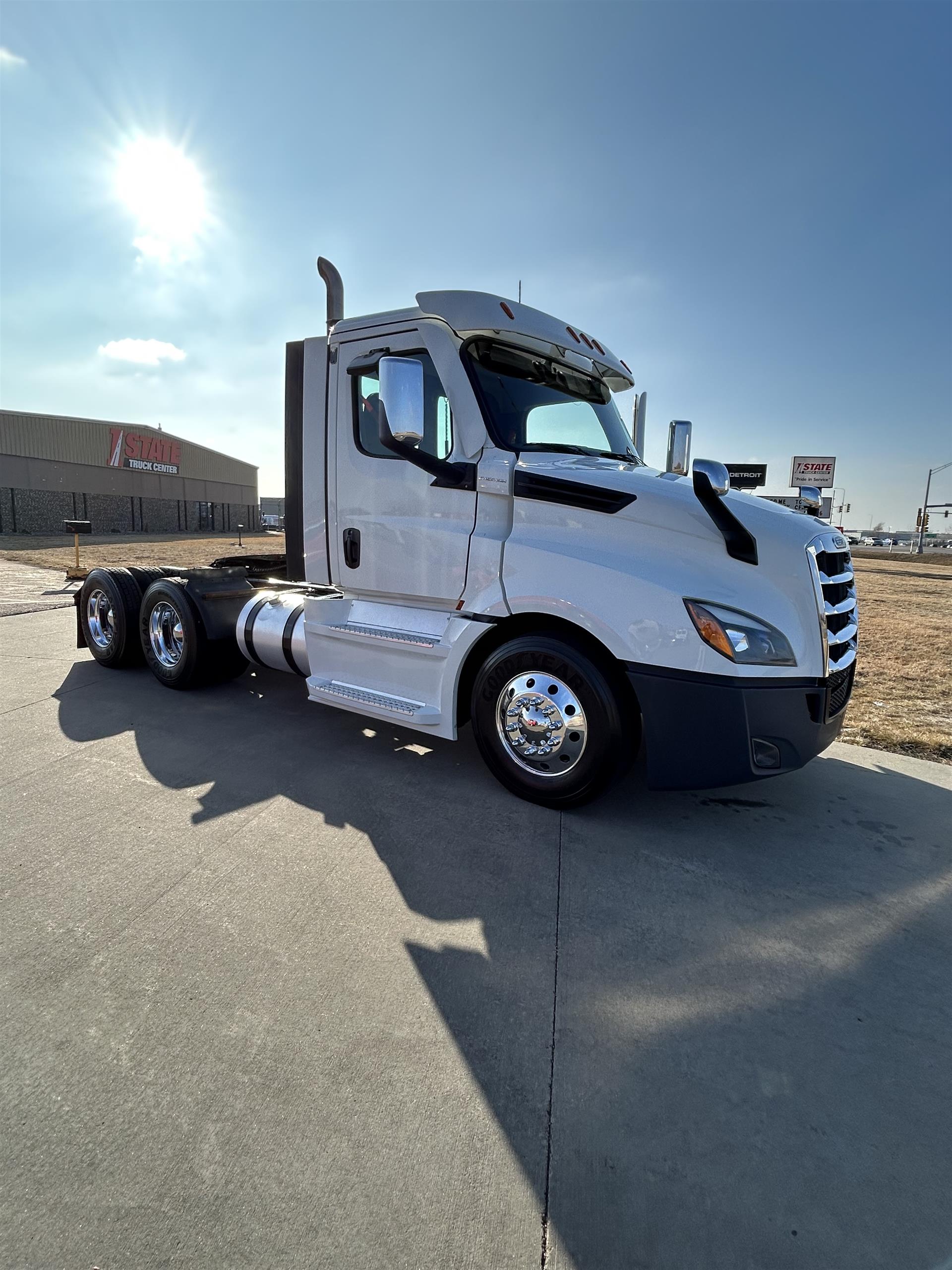 2021 Freightliner - image 3