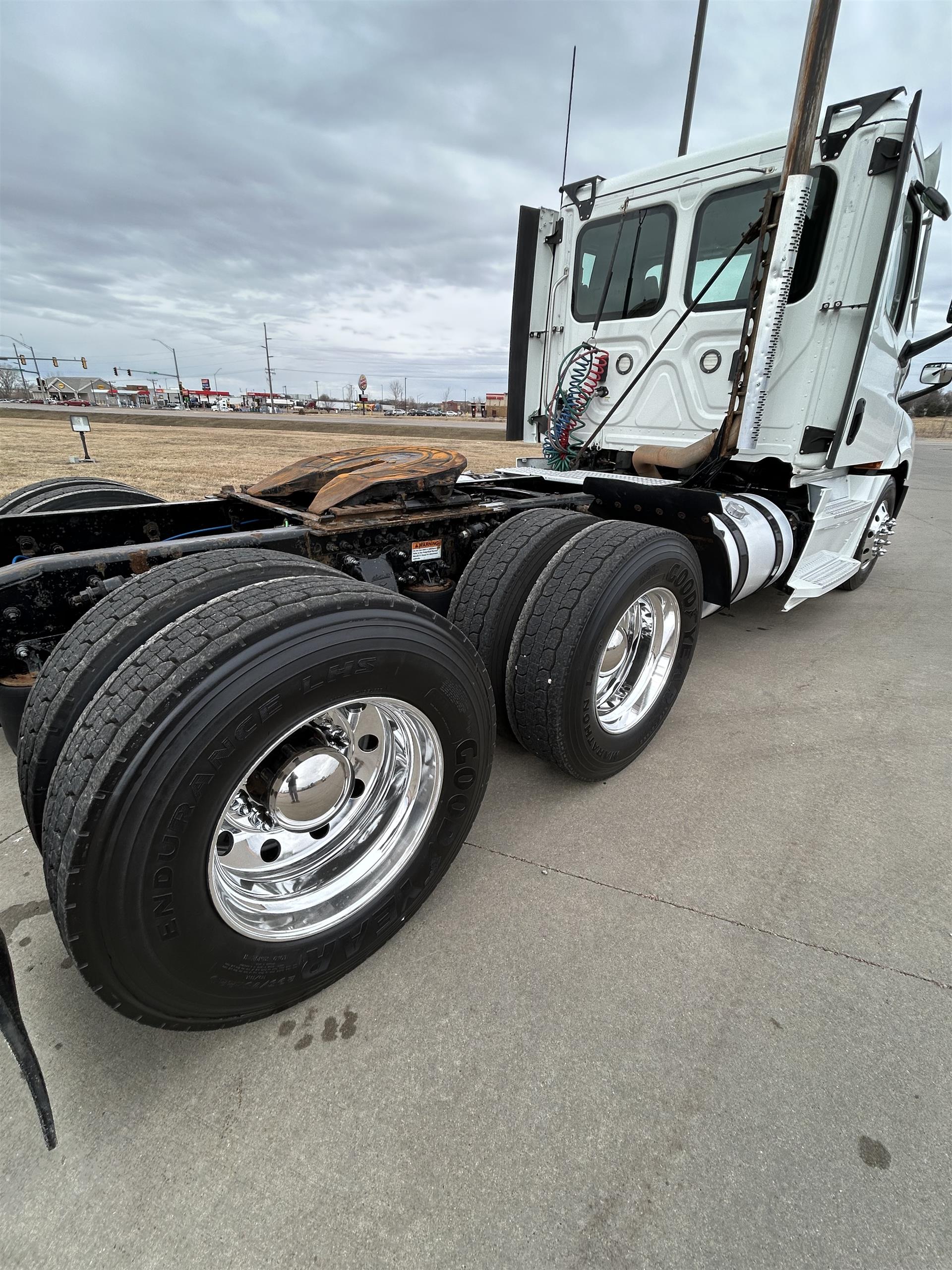 2021 Freightliner - image 5