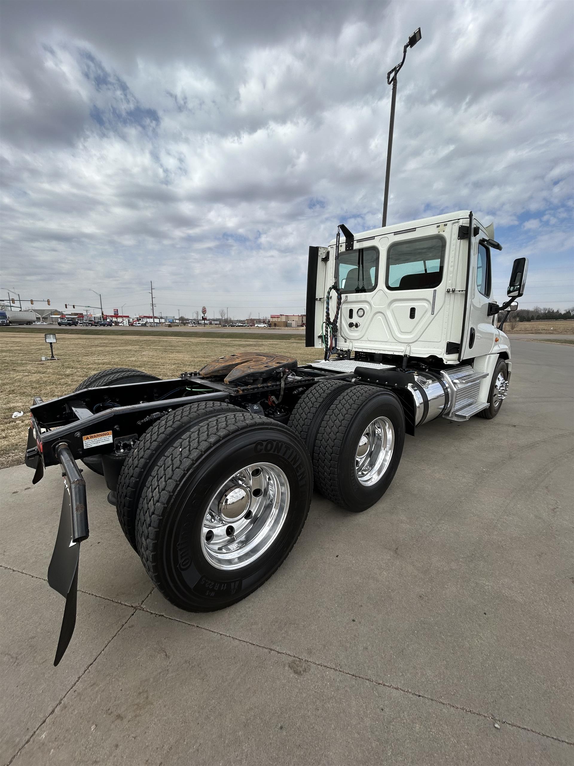 2018 Freightliner - image 4