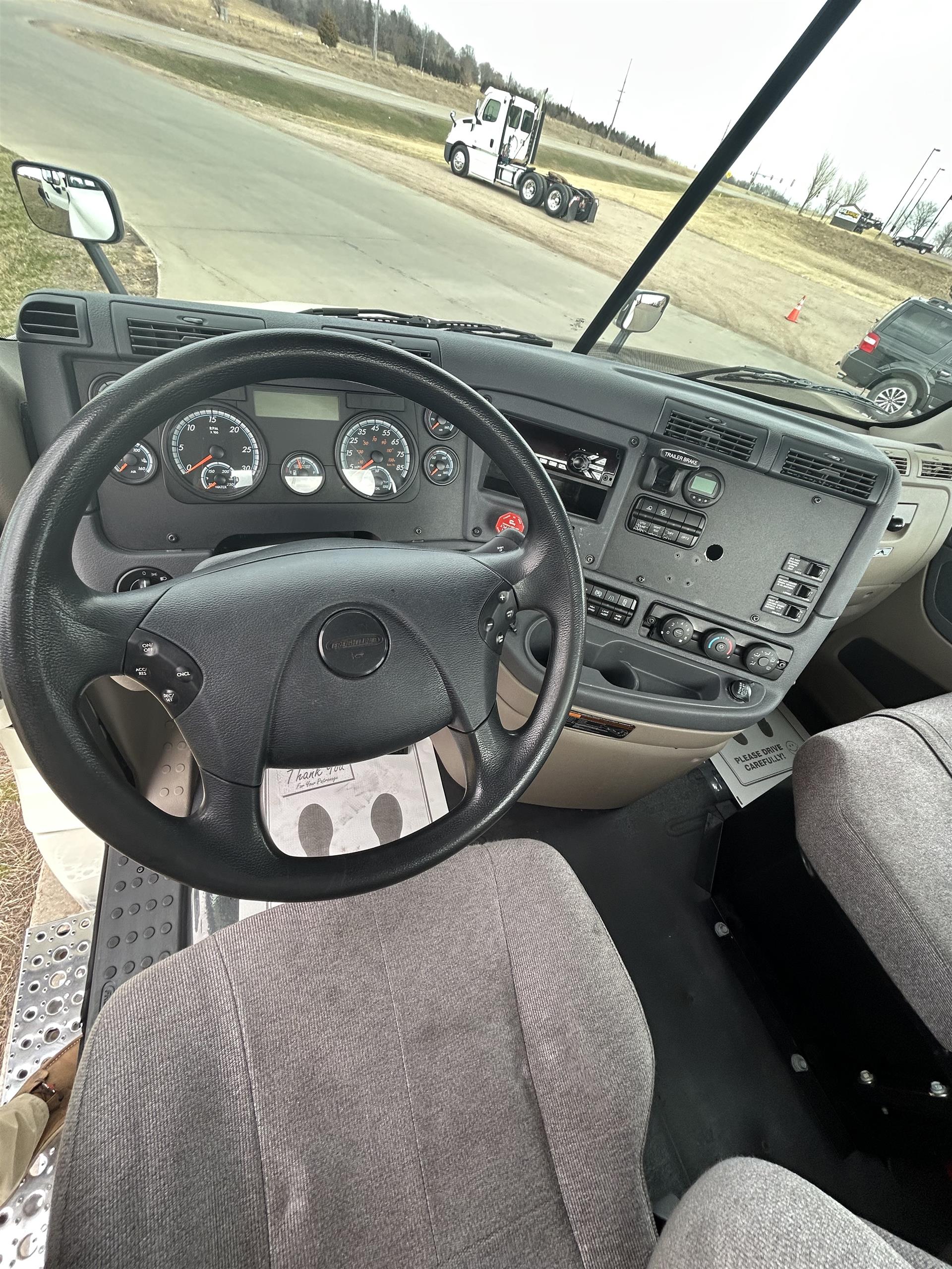 2018 Freightliner - image 9