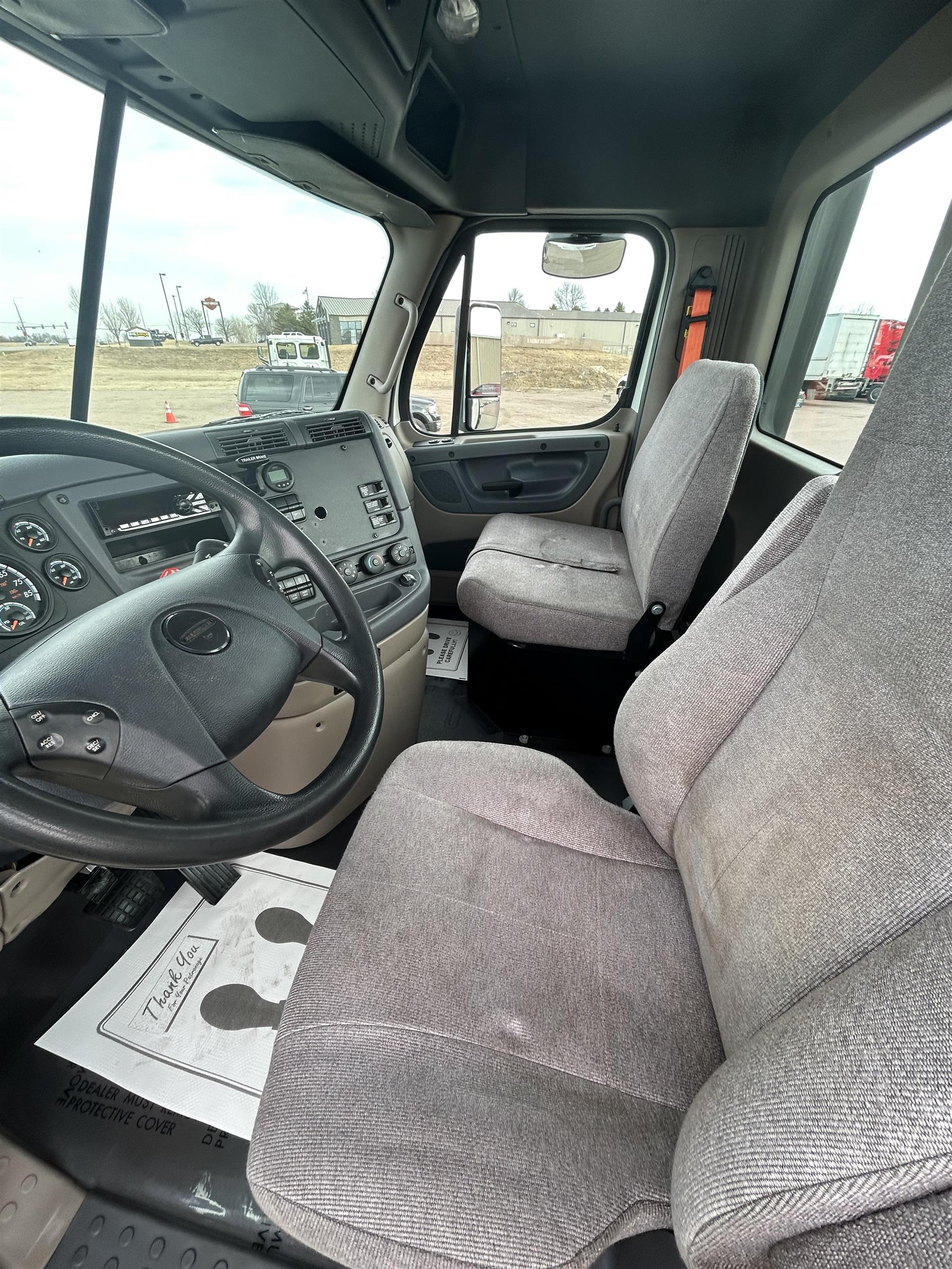 2018 Freightliner - image 10