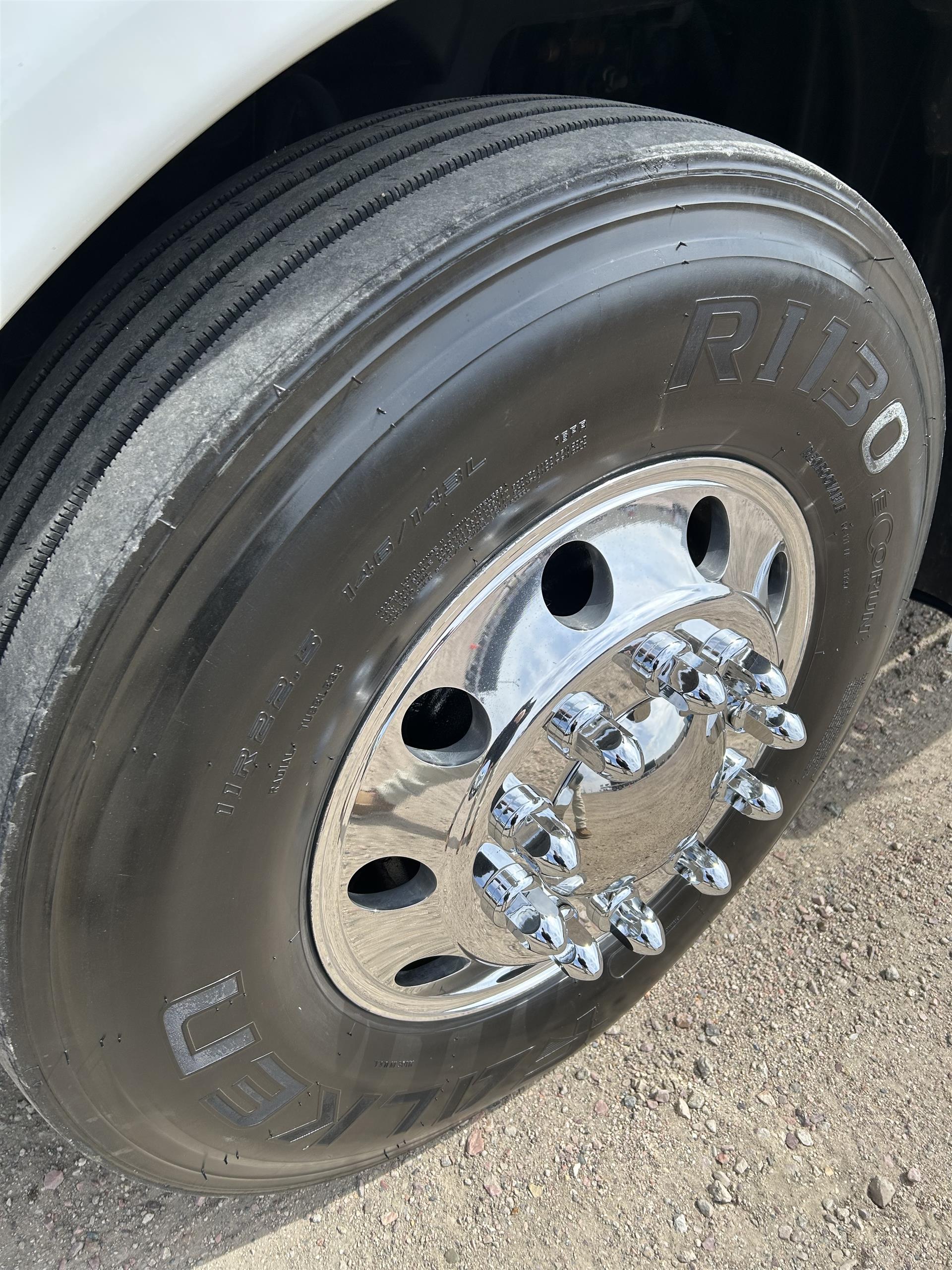 2015 Freightliner Cascadia - image 6