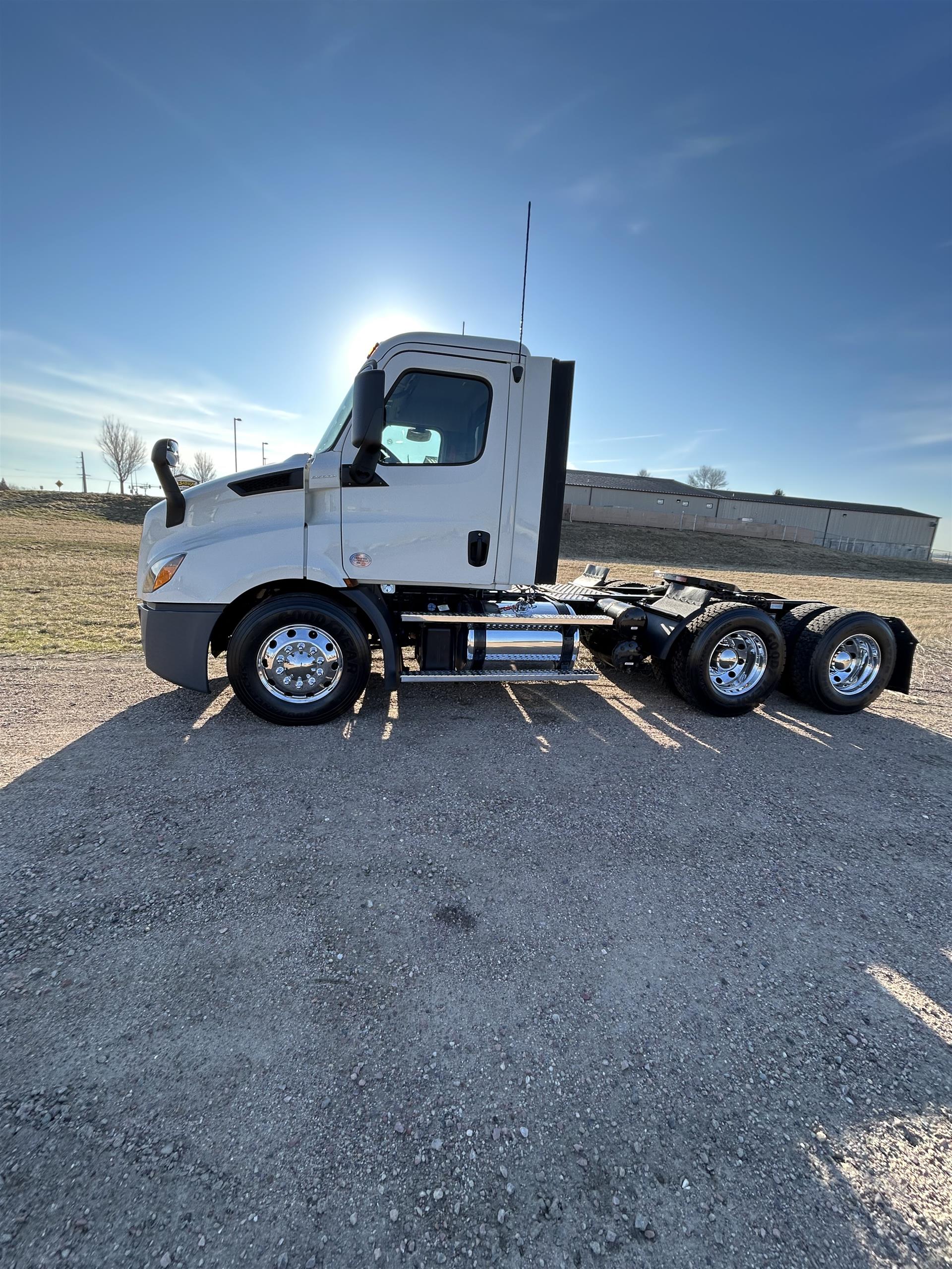 2019 Freightliner Cascadia in Inver Grove Heights, MN — photo 7