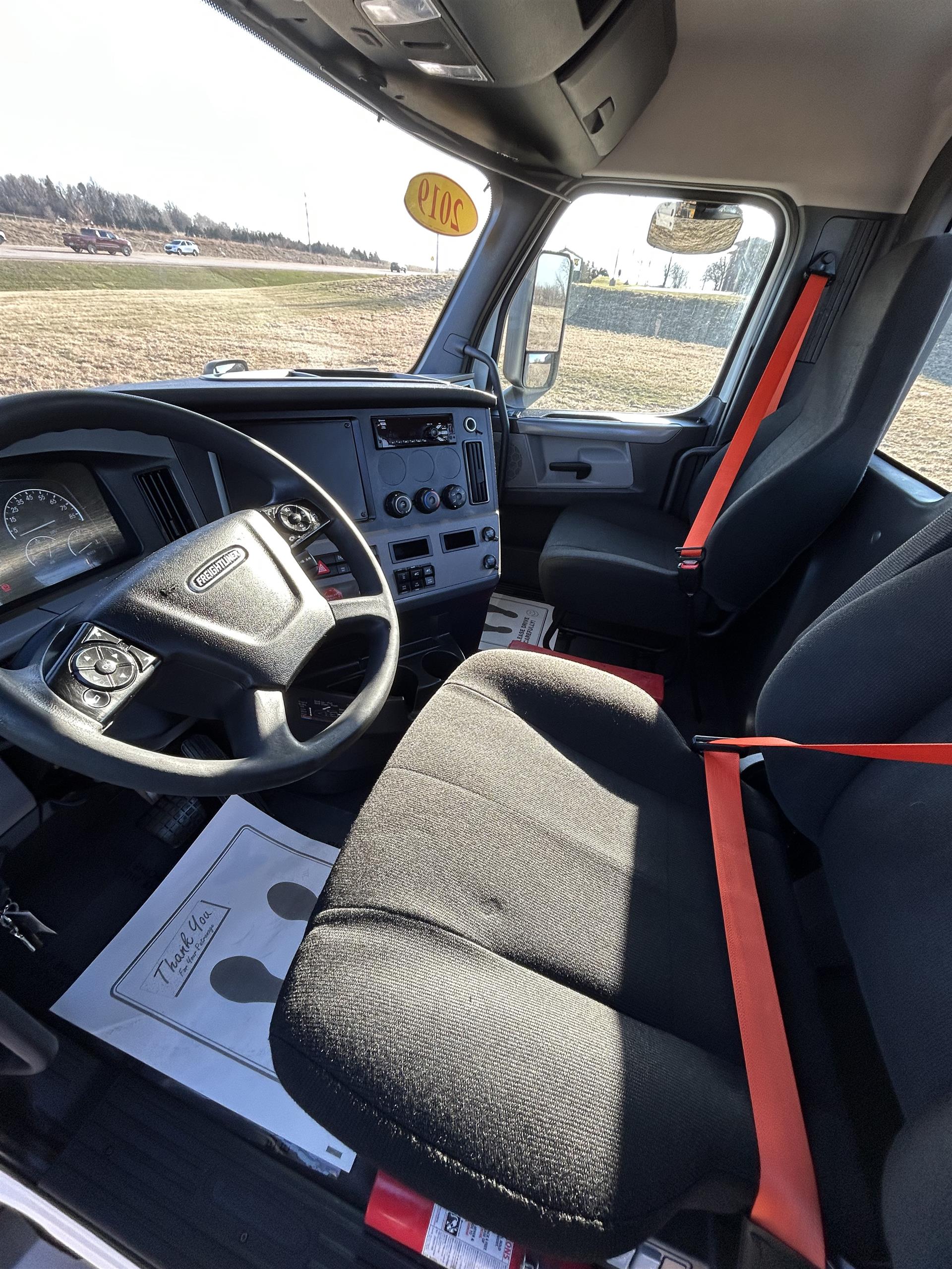 2019 Freightliner Cascadia in Inver Grove Heights, MN — photo 8