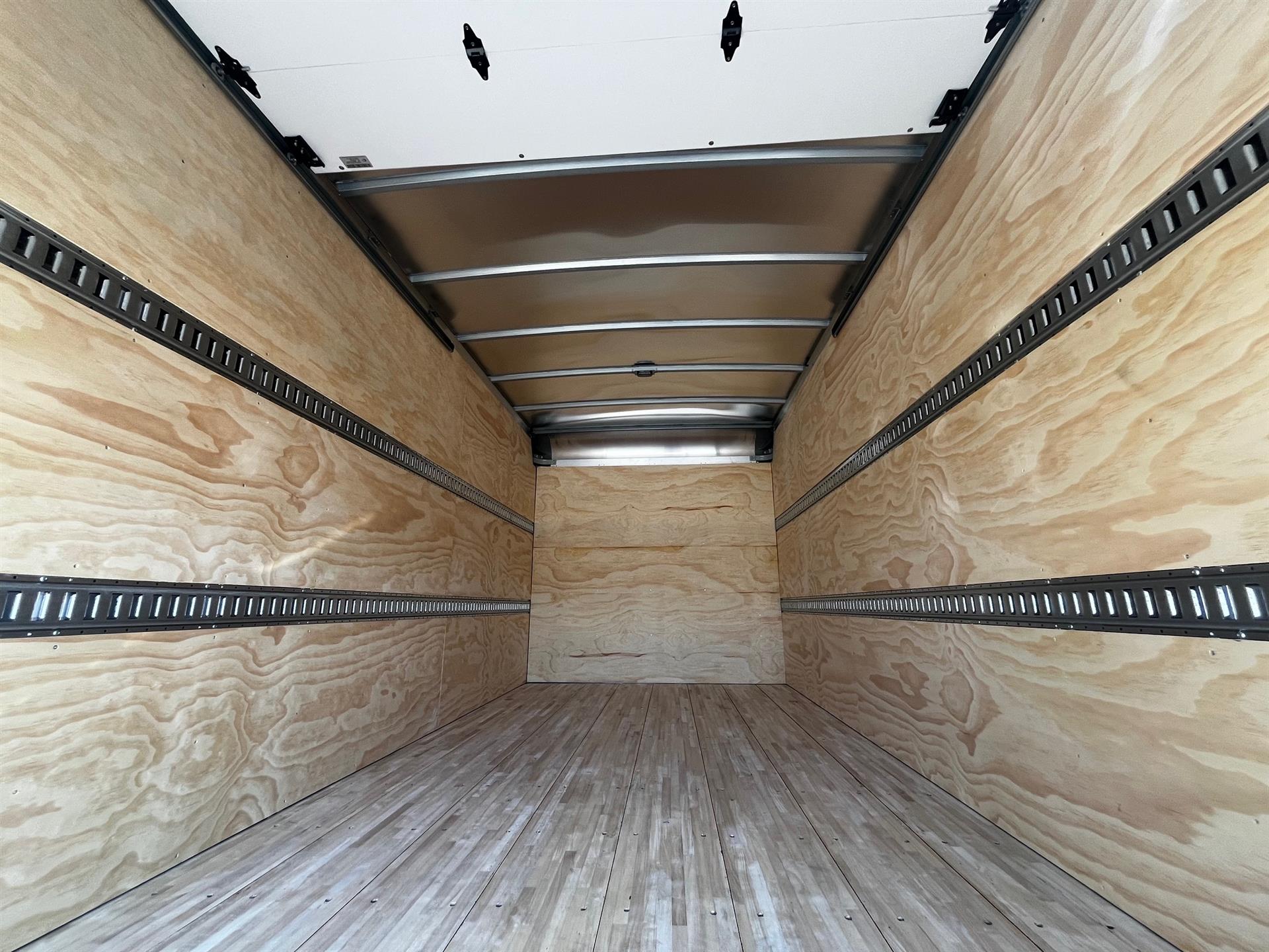 2026 Isuzu NRR - image 13