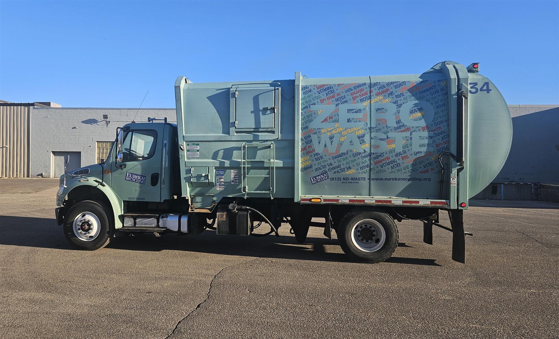 2020 Freightliner M2 106 - image 2