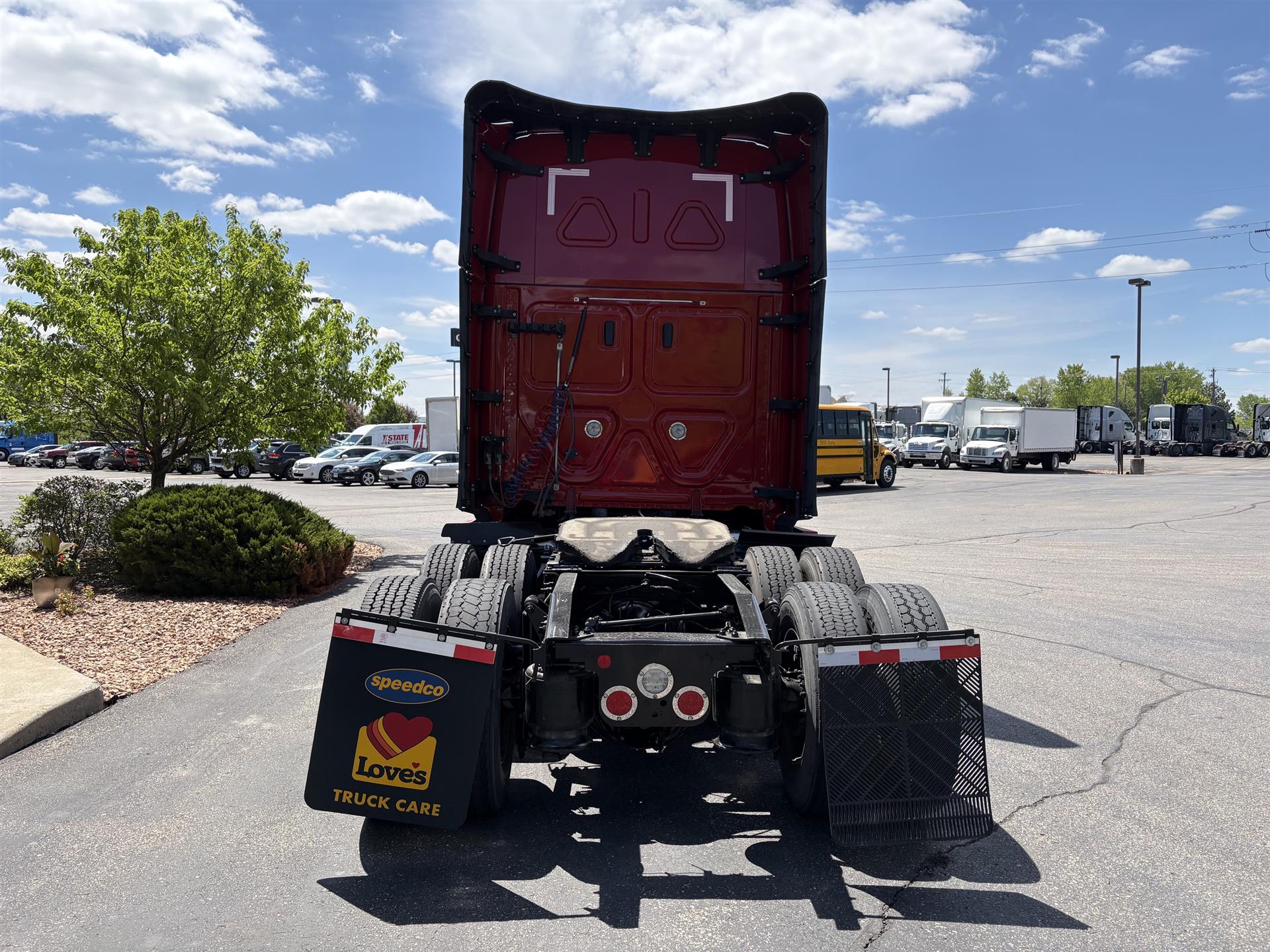 2023 Freightliner Cascadia in Inver Grove Heights, MN — photo 4