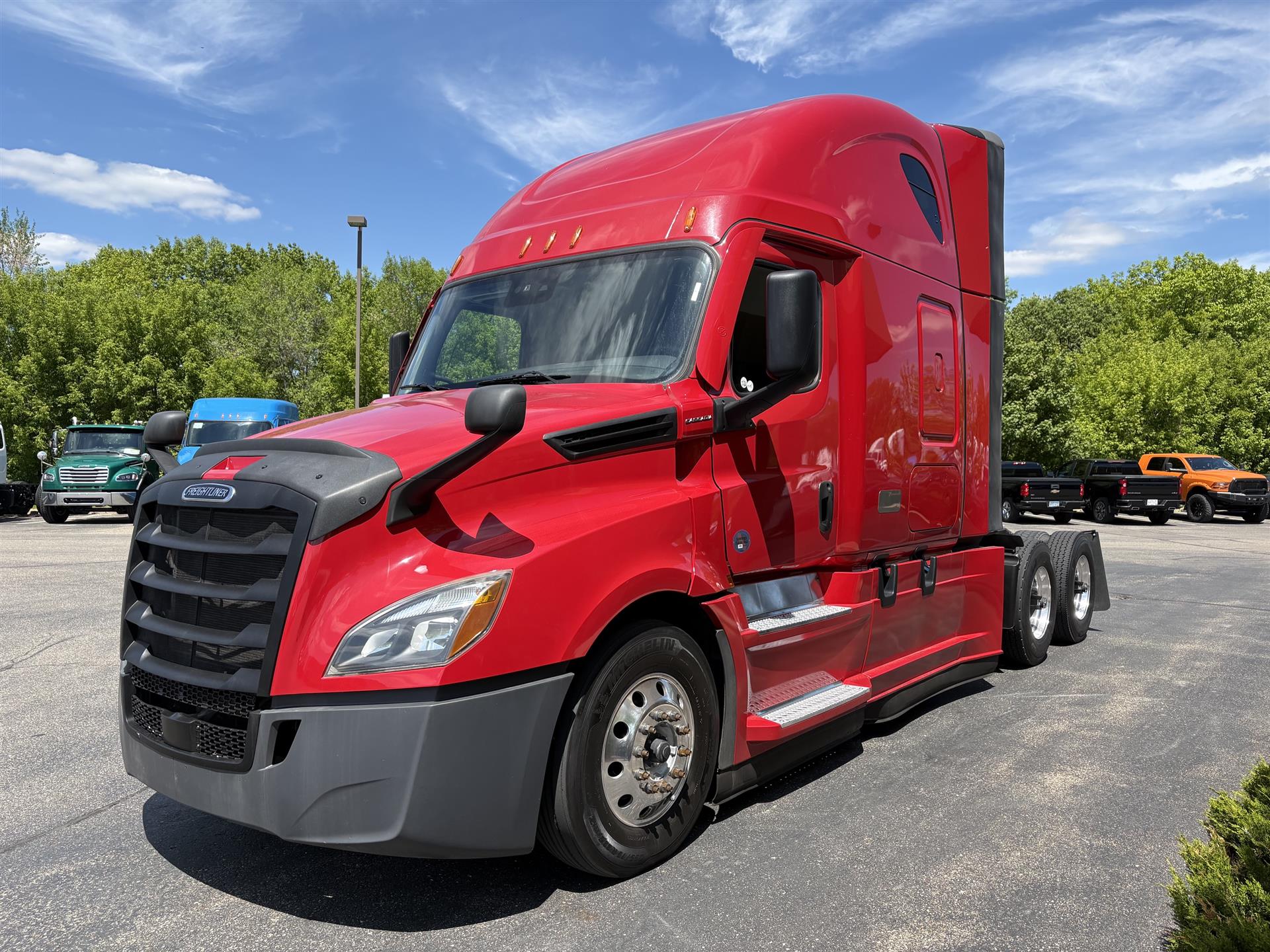 2023 Freightliner Cascadia in Inver Grove Heights, MN — photo 7