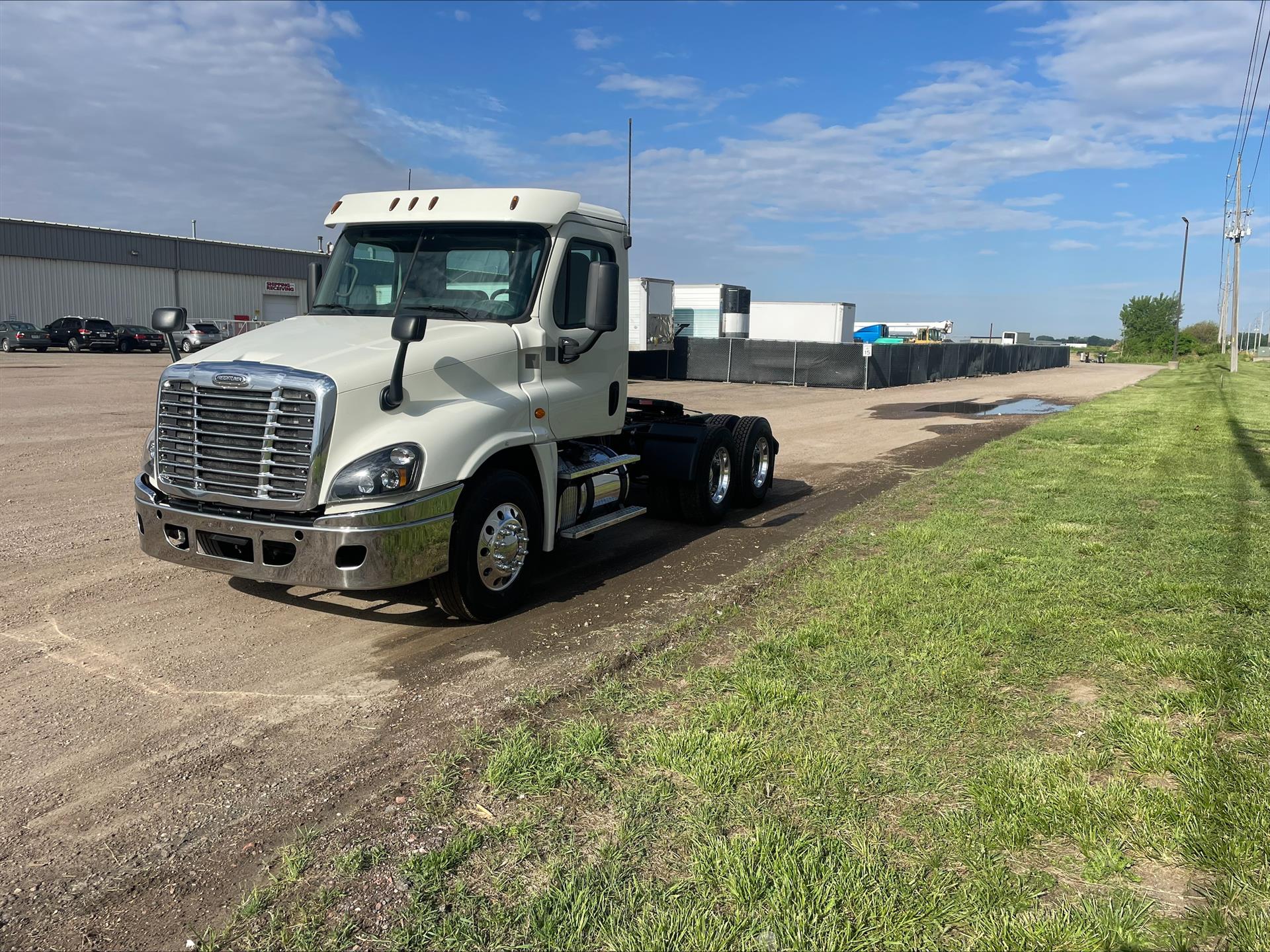 2018 Freightliner Cascadia in Sioux City, IA — photo 3