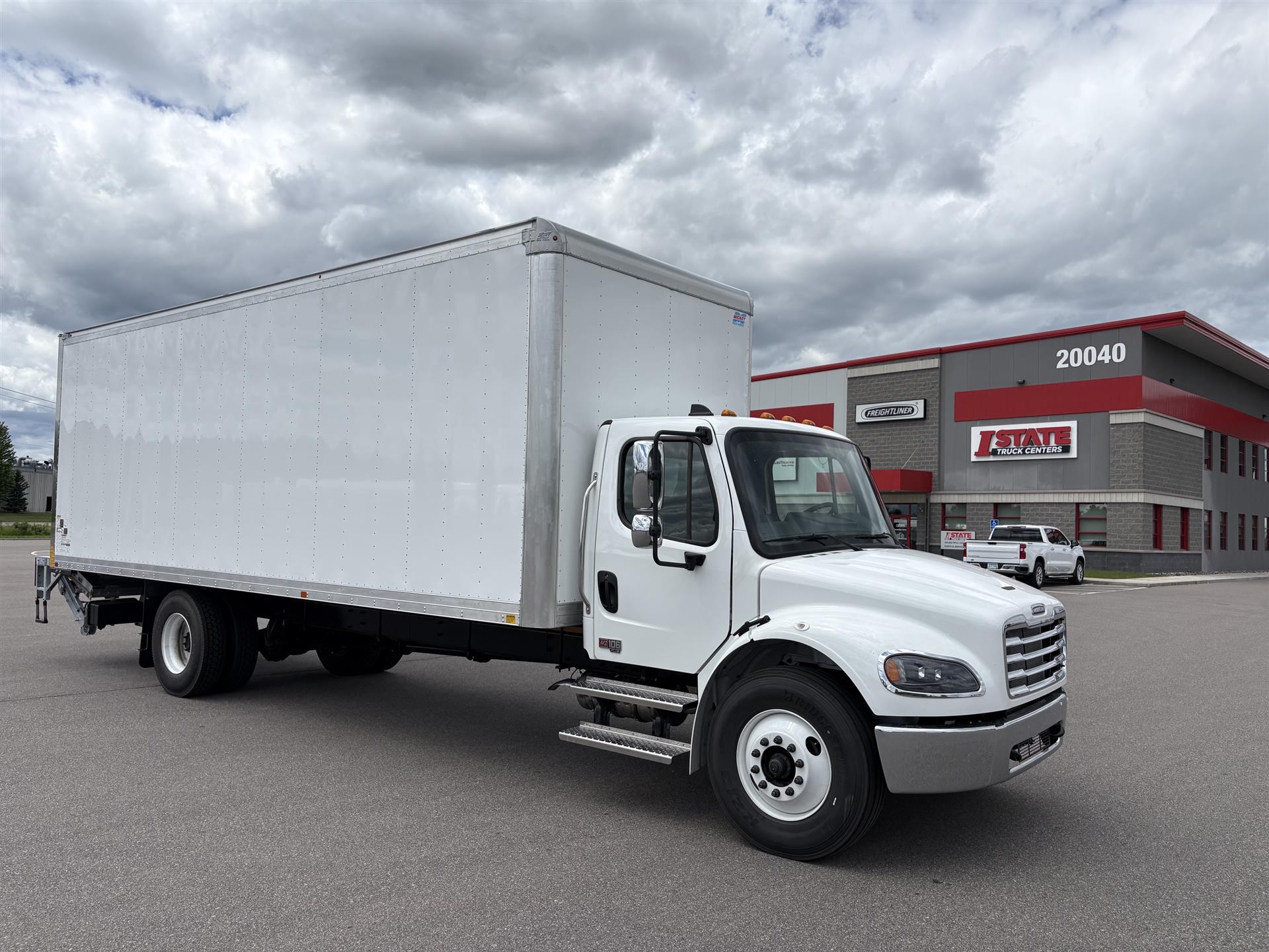 2027 Freightliner M2 106 26' Box & liftgate