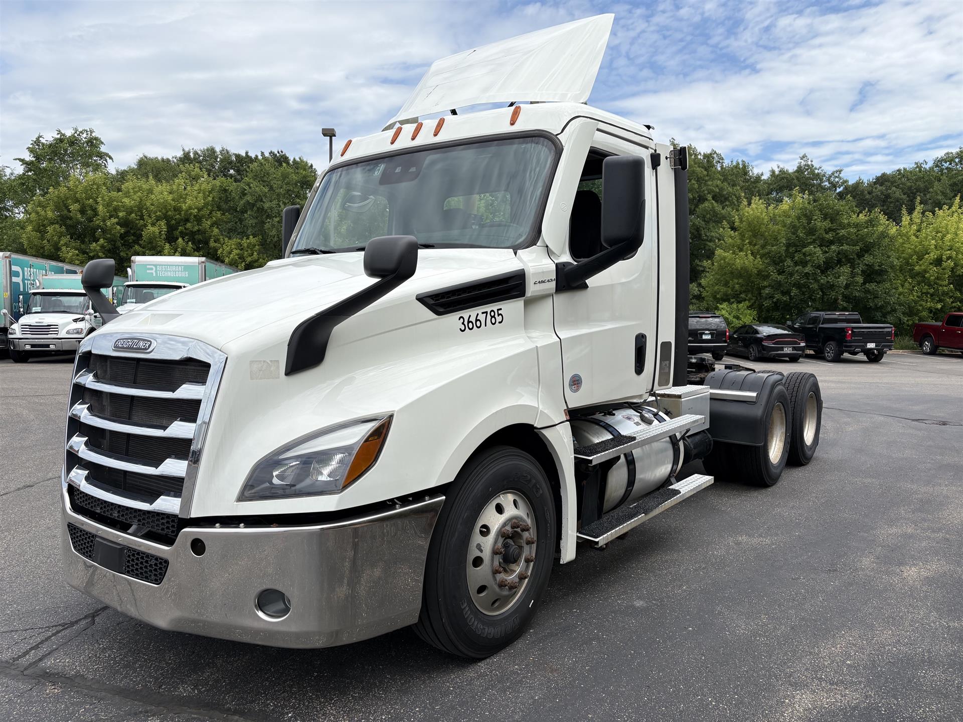 2023 Freightliner Cascadia in Inver Grove Heights, MN — photo 7