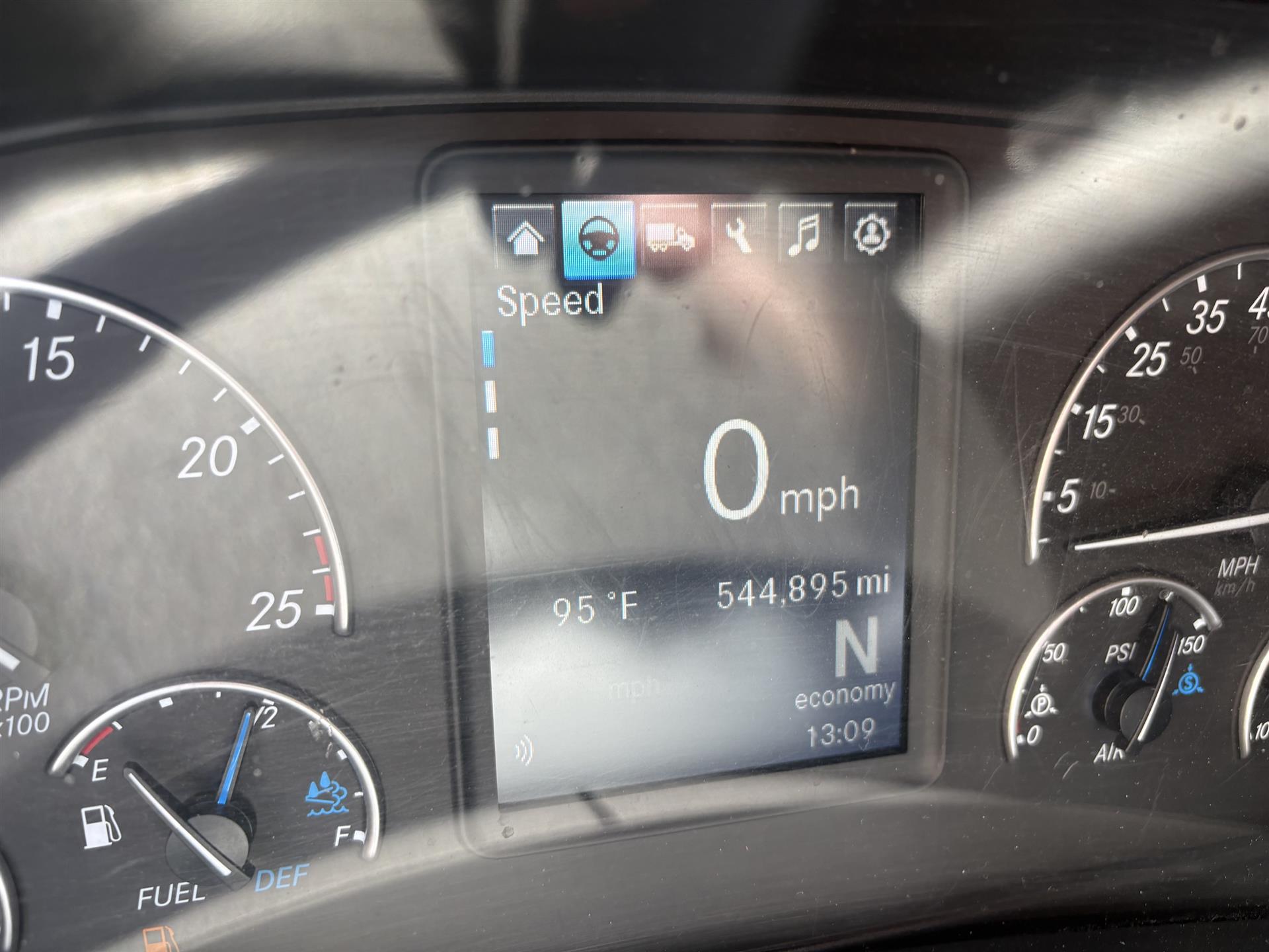 2022 Freightliner Cascadia in Inver Grove Heights, MN — photo 8