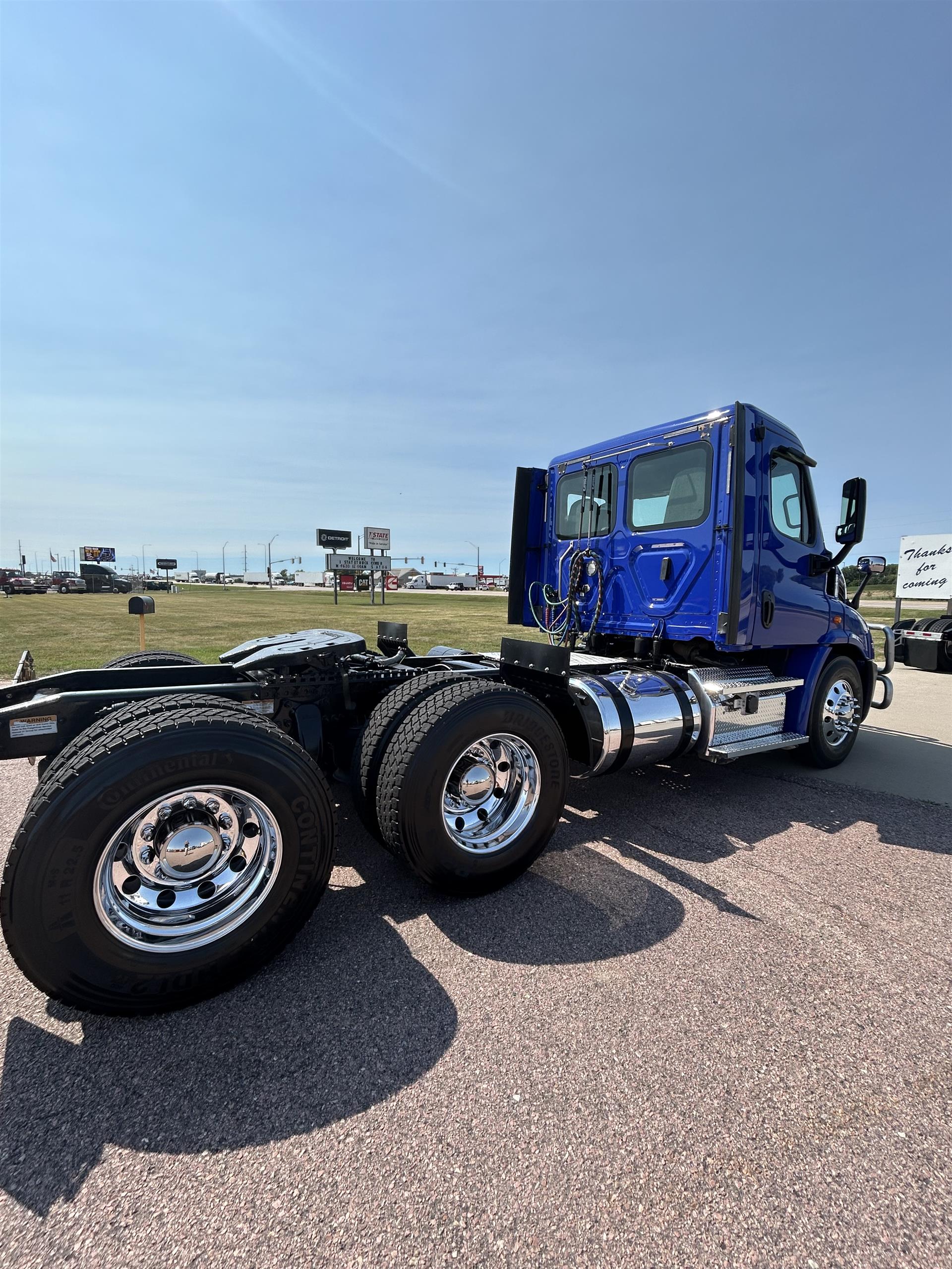 2020 Freightliner Cascadia in Sioux Falls, SD — photo 4