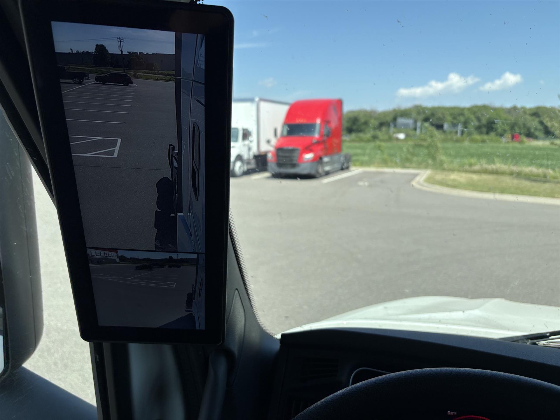 2026 Freightliner Cascadia in Inver Grove Heights, MN — photo 3
