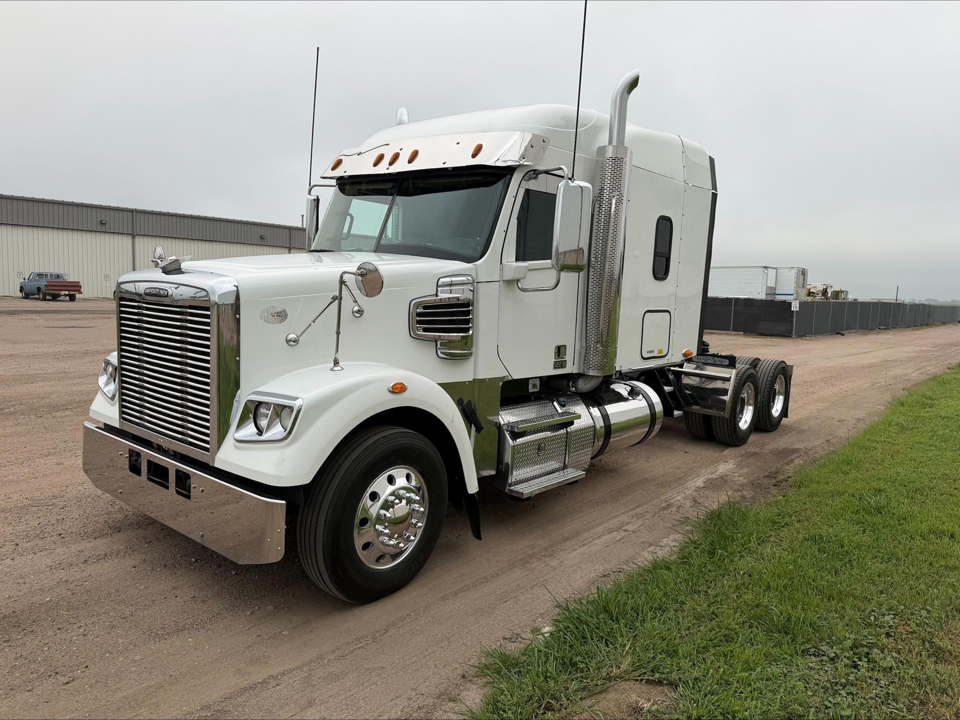 2018 Freightliner 122SD in Sioux City, IA — photo 5