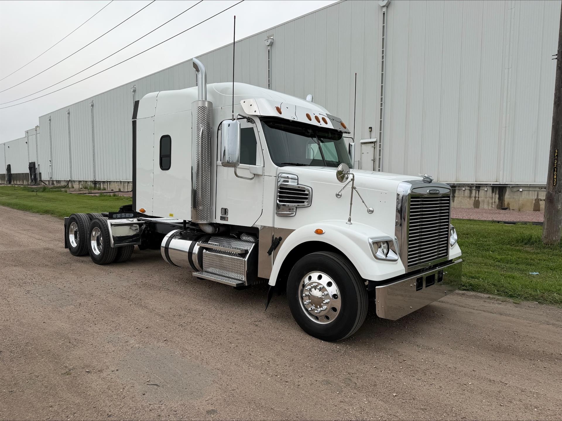 2018 Freightliner 122SD in Sioux City, IA