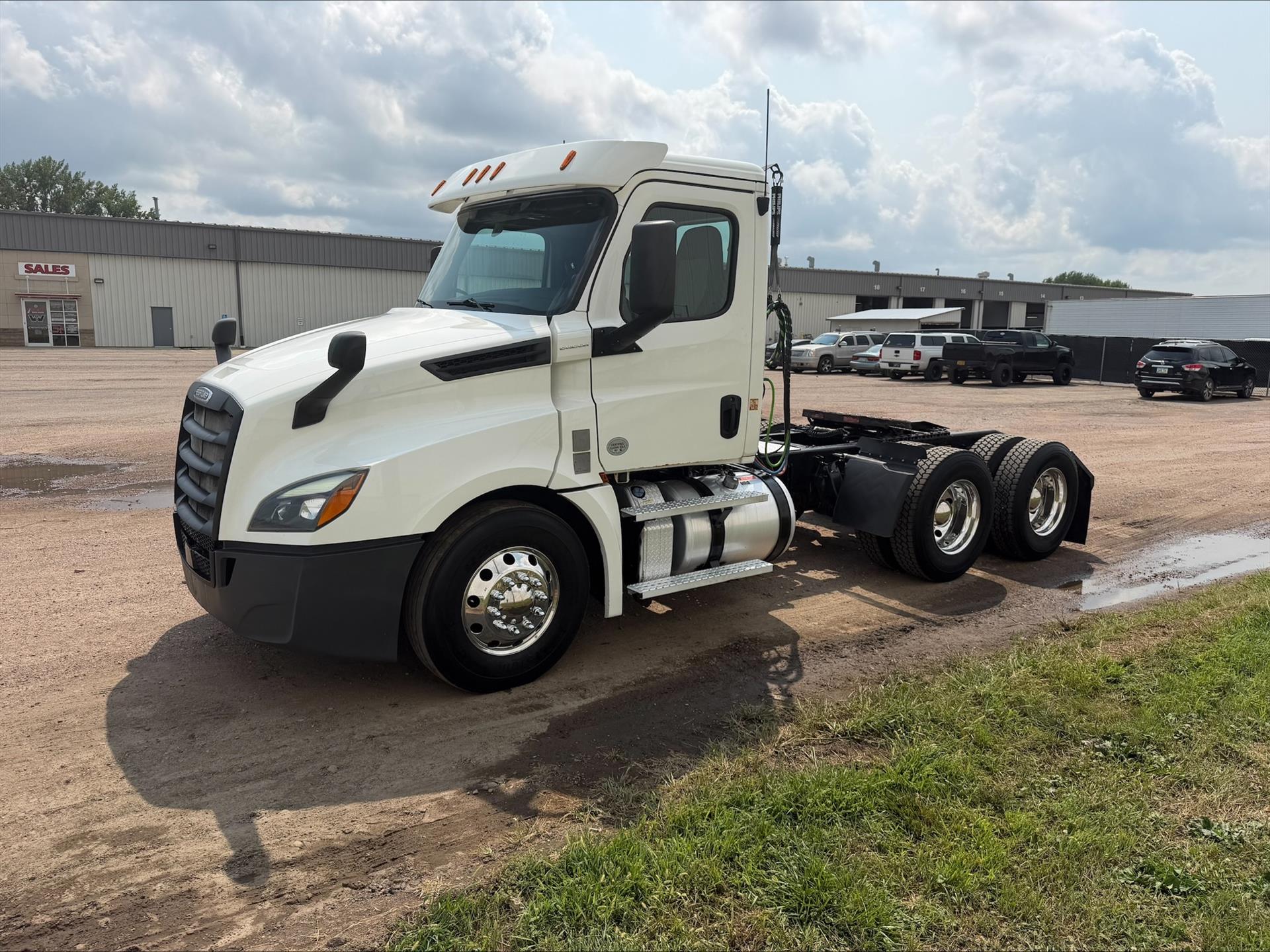 2020 Freightliner Cascadia in Sioux City, IA — photo 4