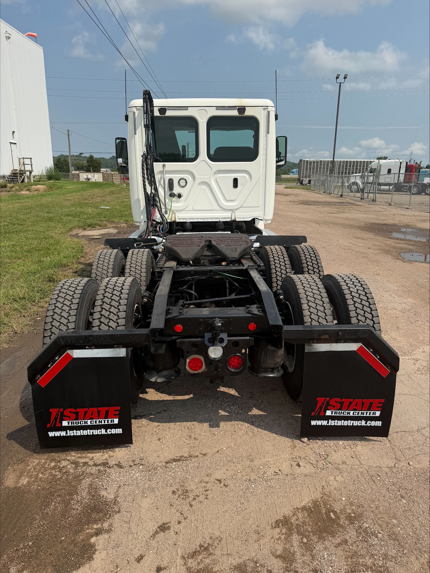 2020 Freightliner Cascadia in Sioux City, IA — photo 3