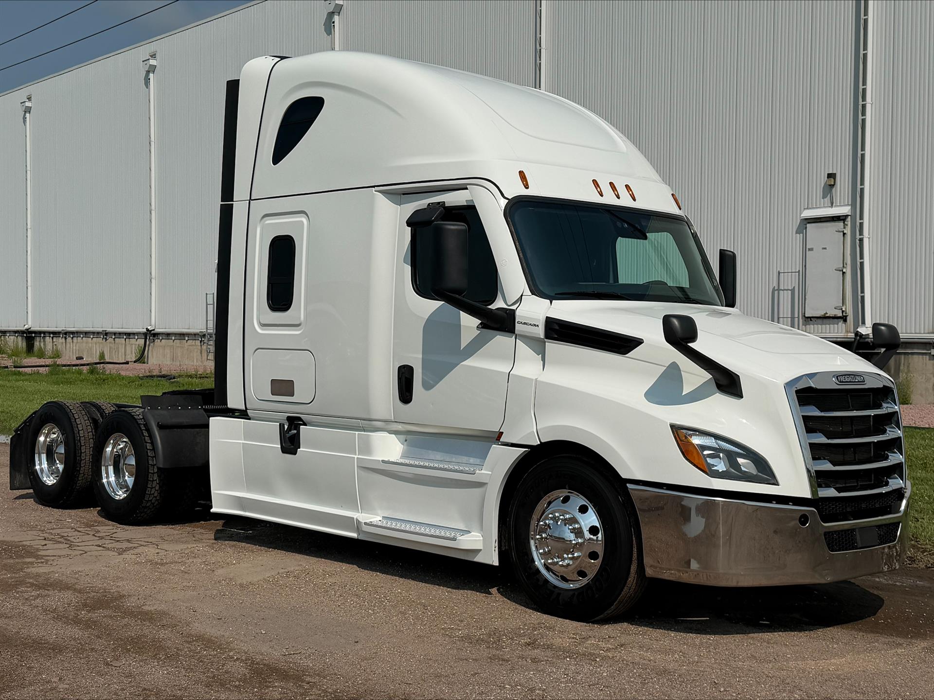 2020 Freightliner Cascadia in Sioux City, IA — photo 6