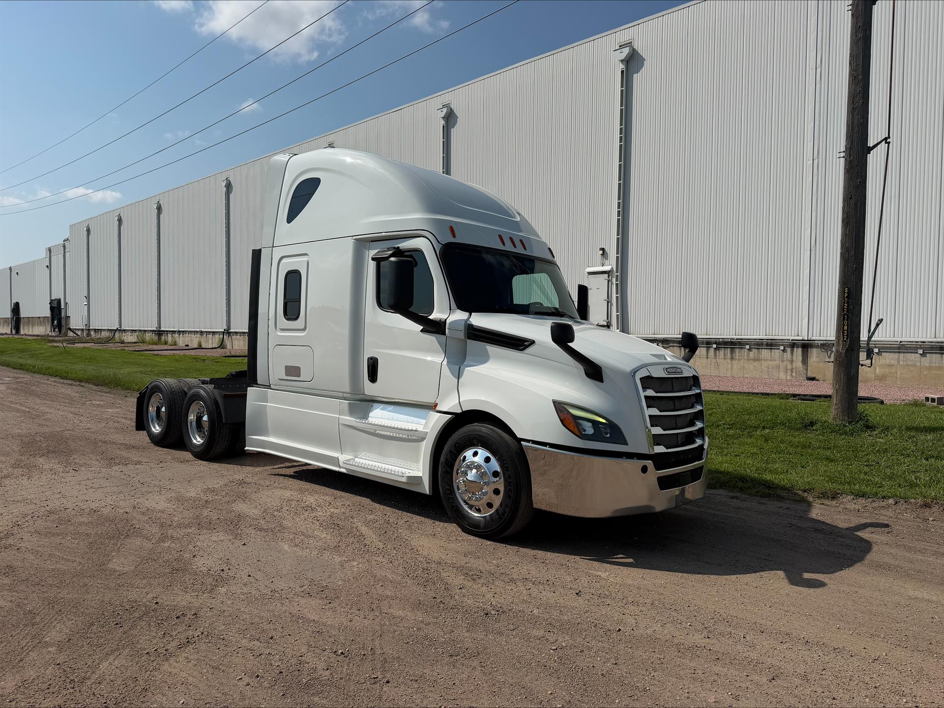 2020 Freightliner Cascadia in Sioux City, IA — photo 6