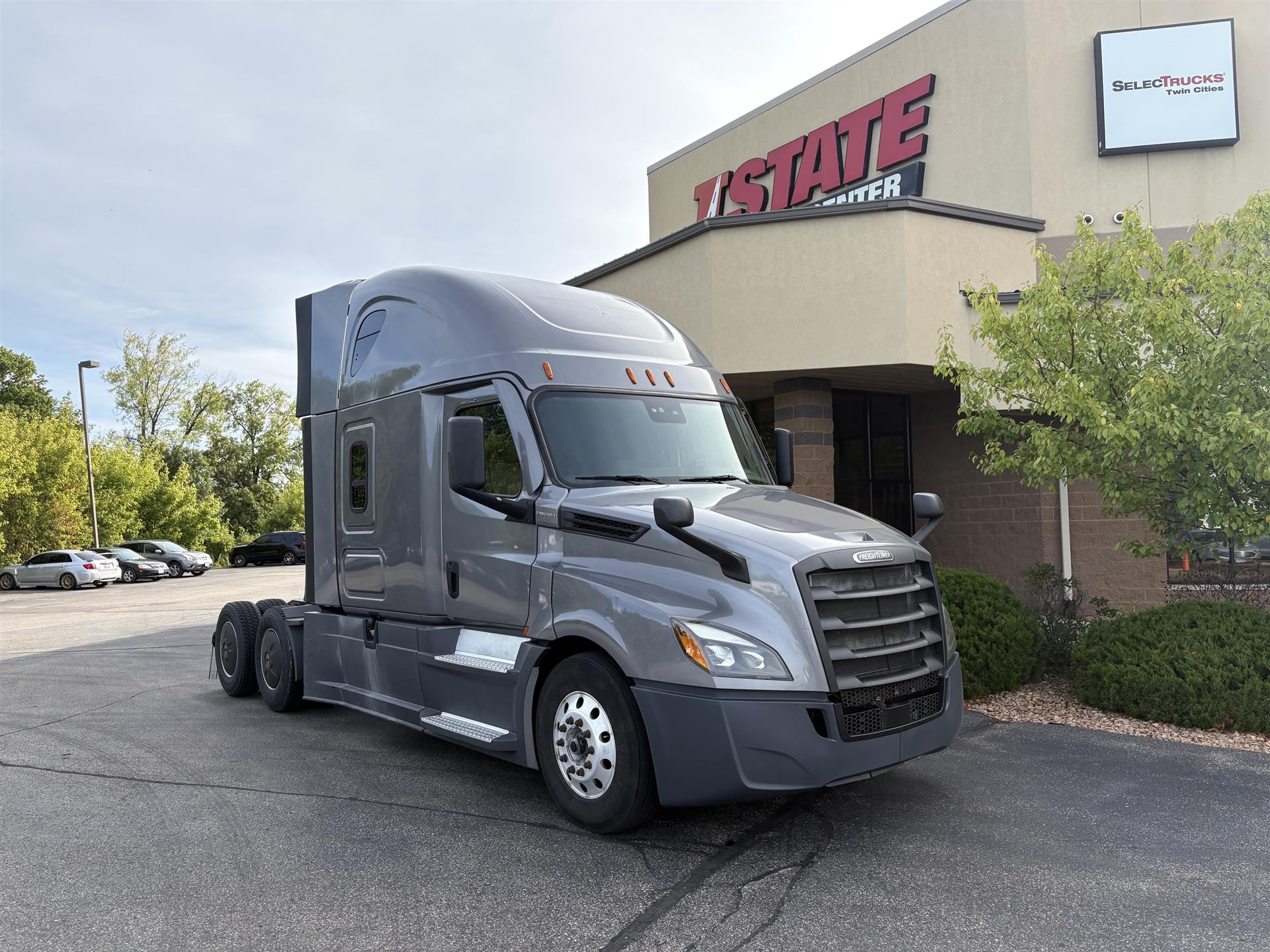 2024 Freightliner Cascadia in Inver Grove Heights, MN — photo 4