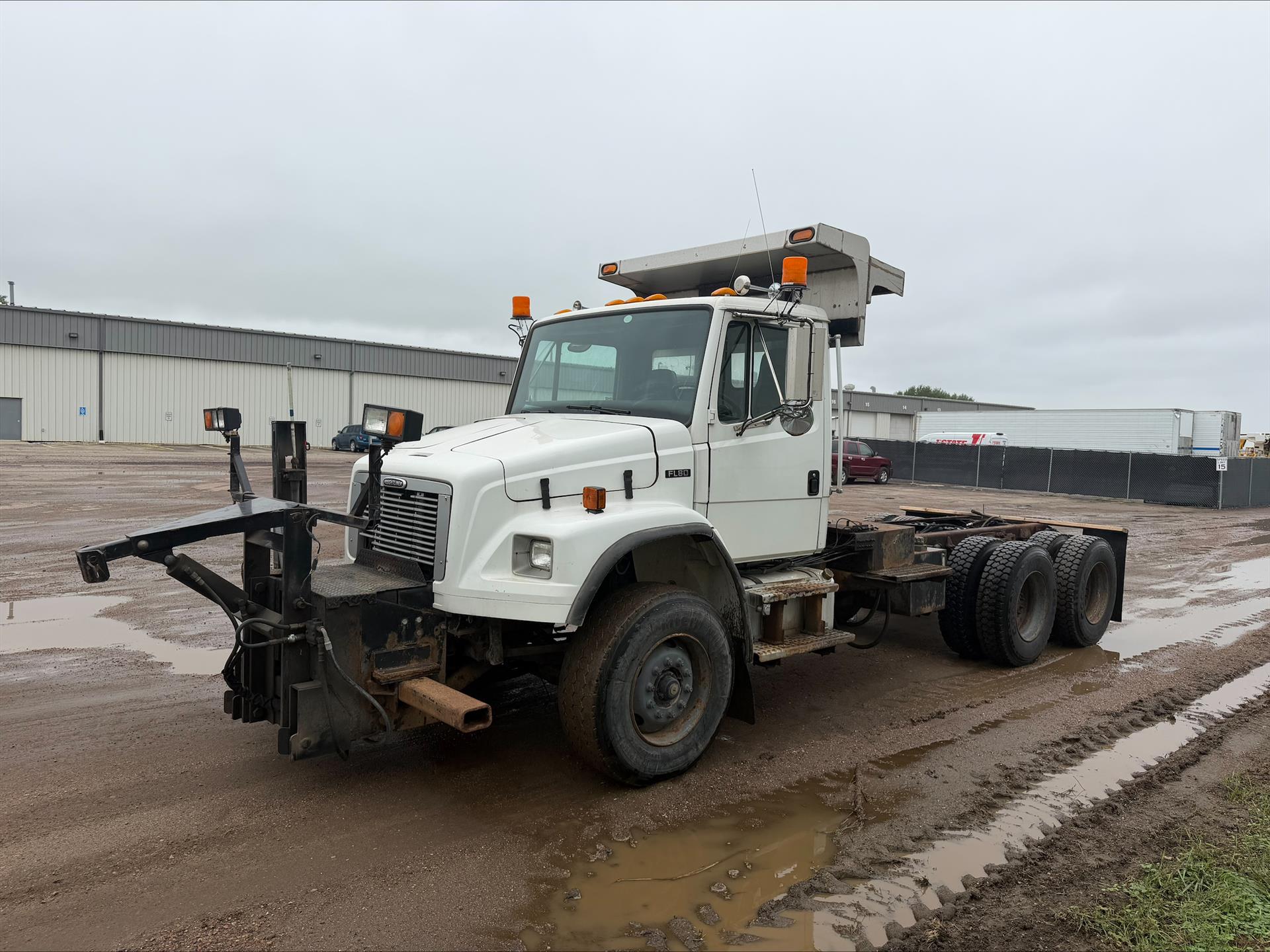 2002 Freightliner in Sioux City, IA — photo 4