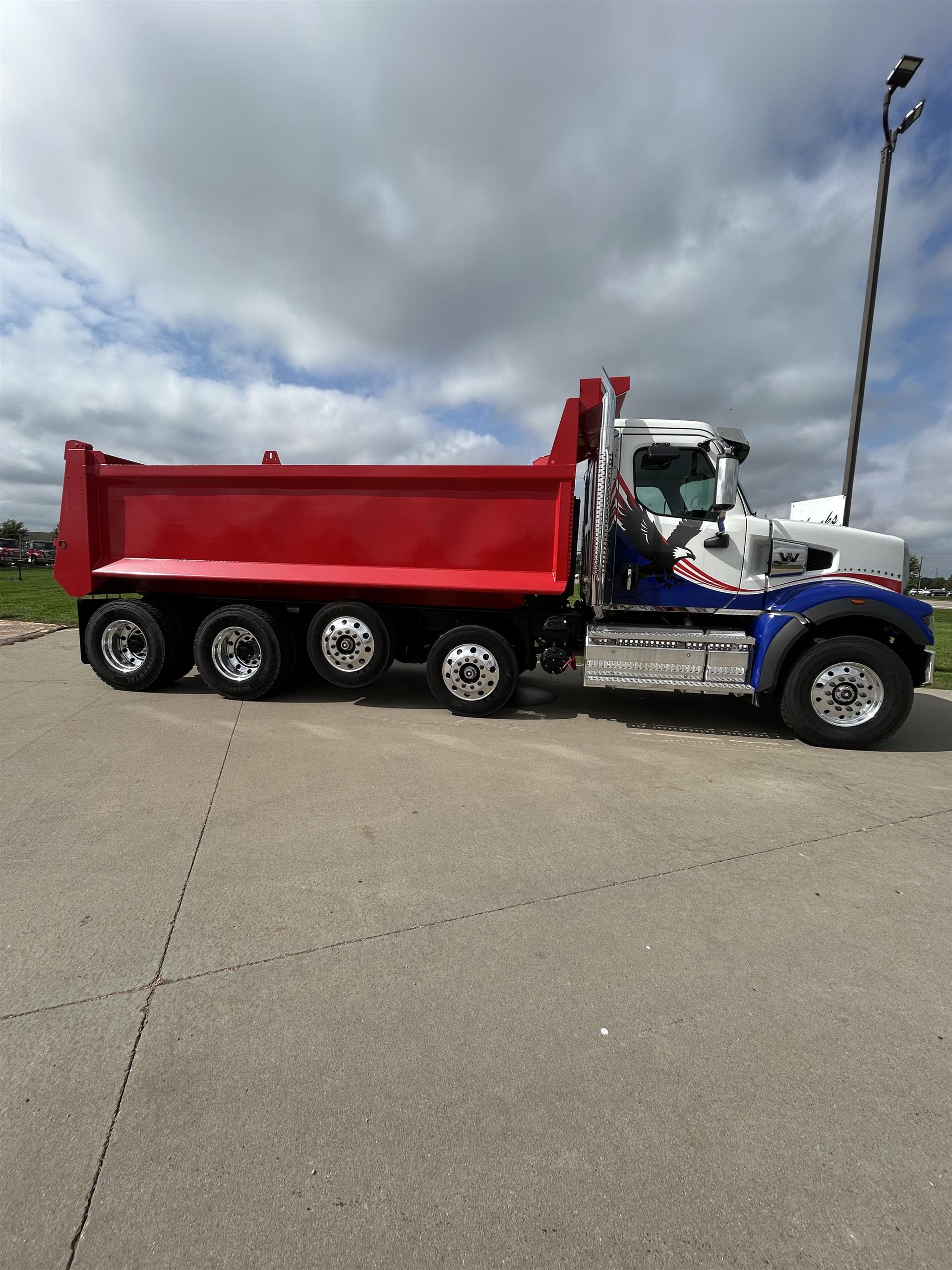 2027 Western Star 49X in Sioux Falls, SD — photo 4