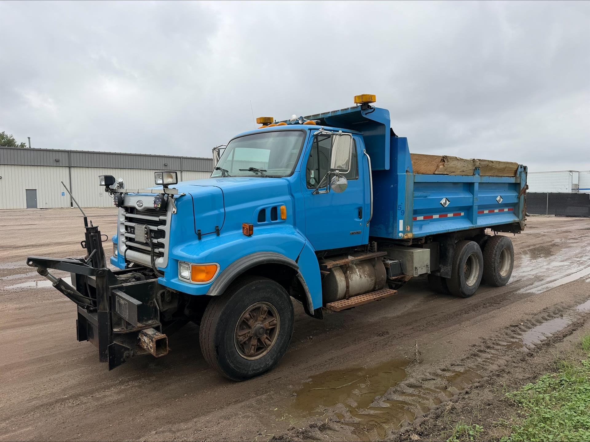 2002 Sterling L-Line in Sioux City, IA — photo 5