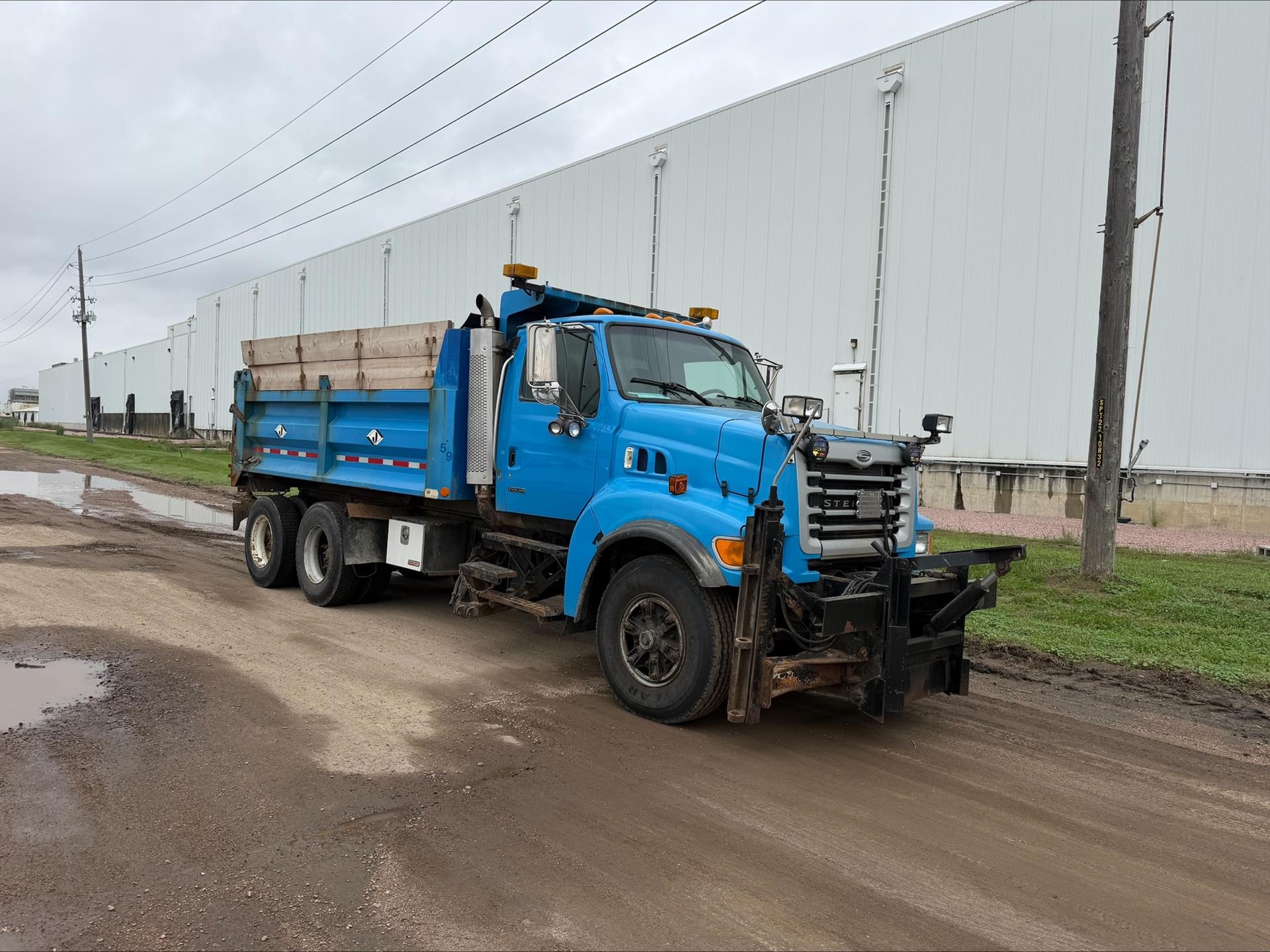 2002 Sterling L-Line in Sioux City, IA