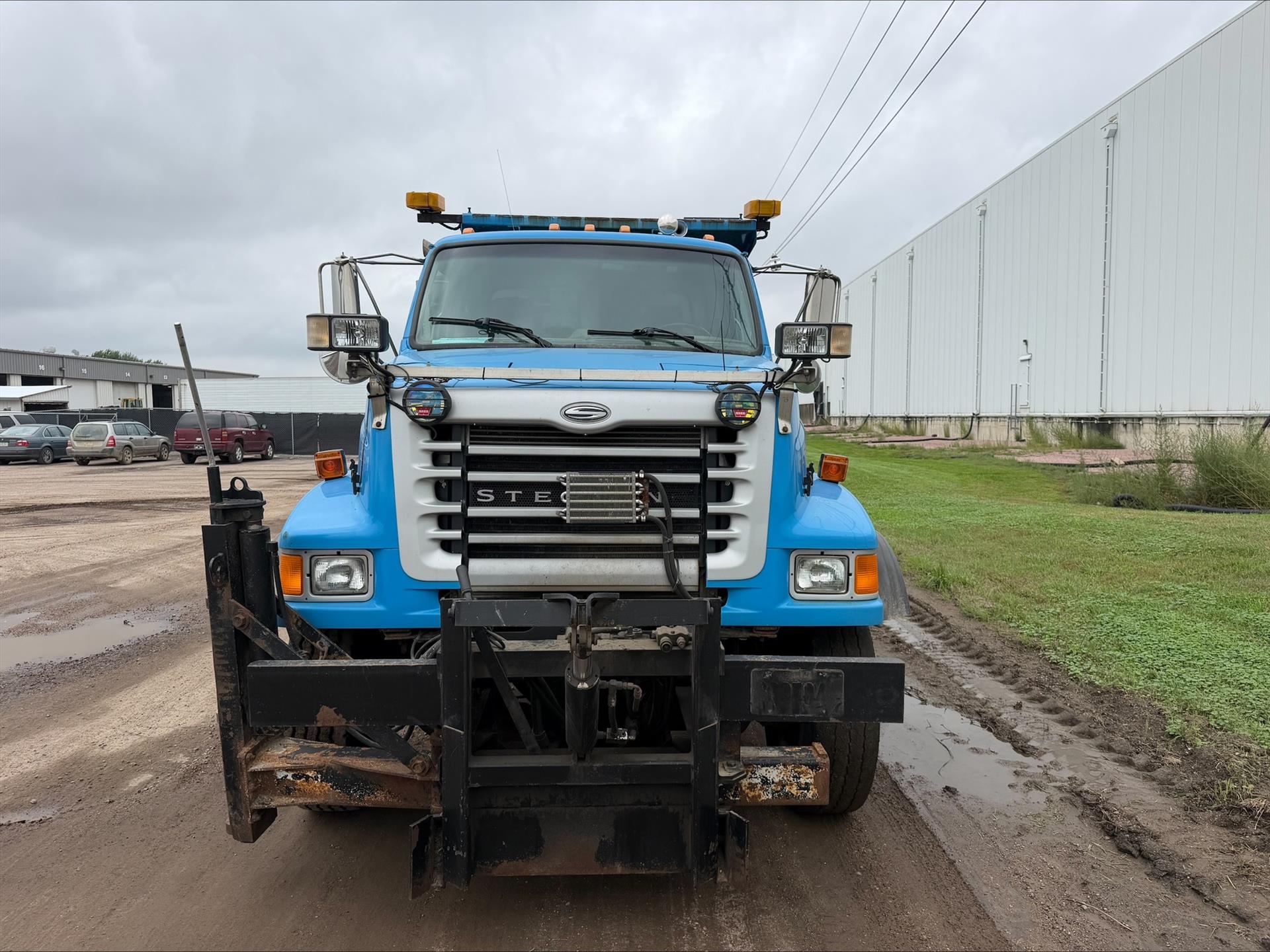 2002 Sterling L-Line in Sioux City, IA — photo 4