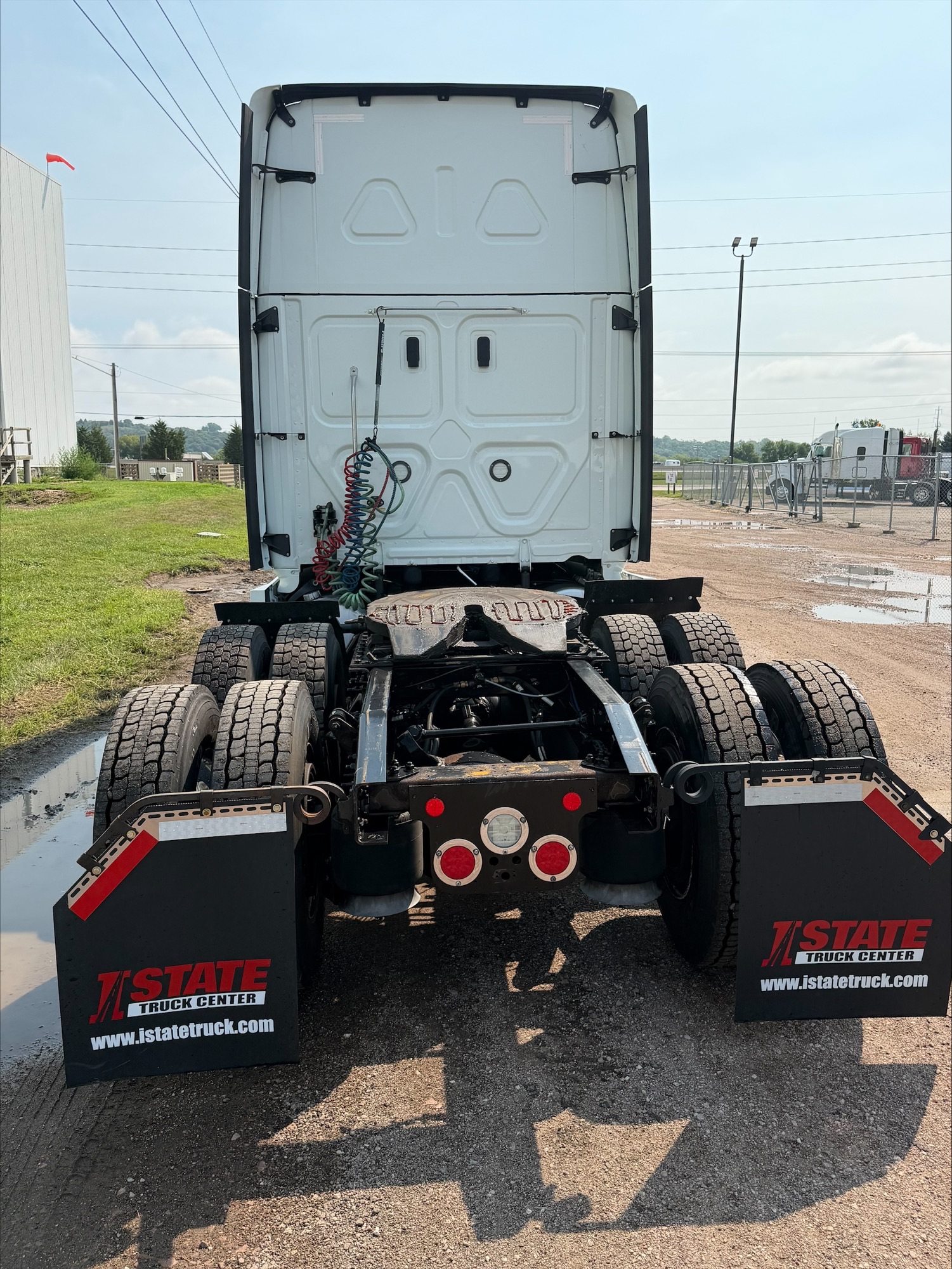 2022 Freightliner Cascadia in Sioux City, IA — photo 3