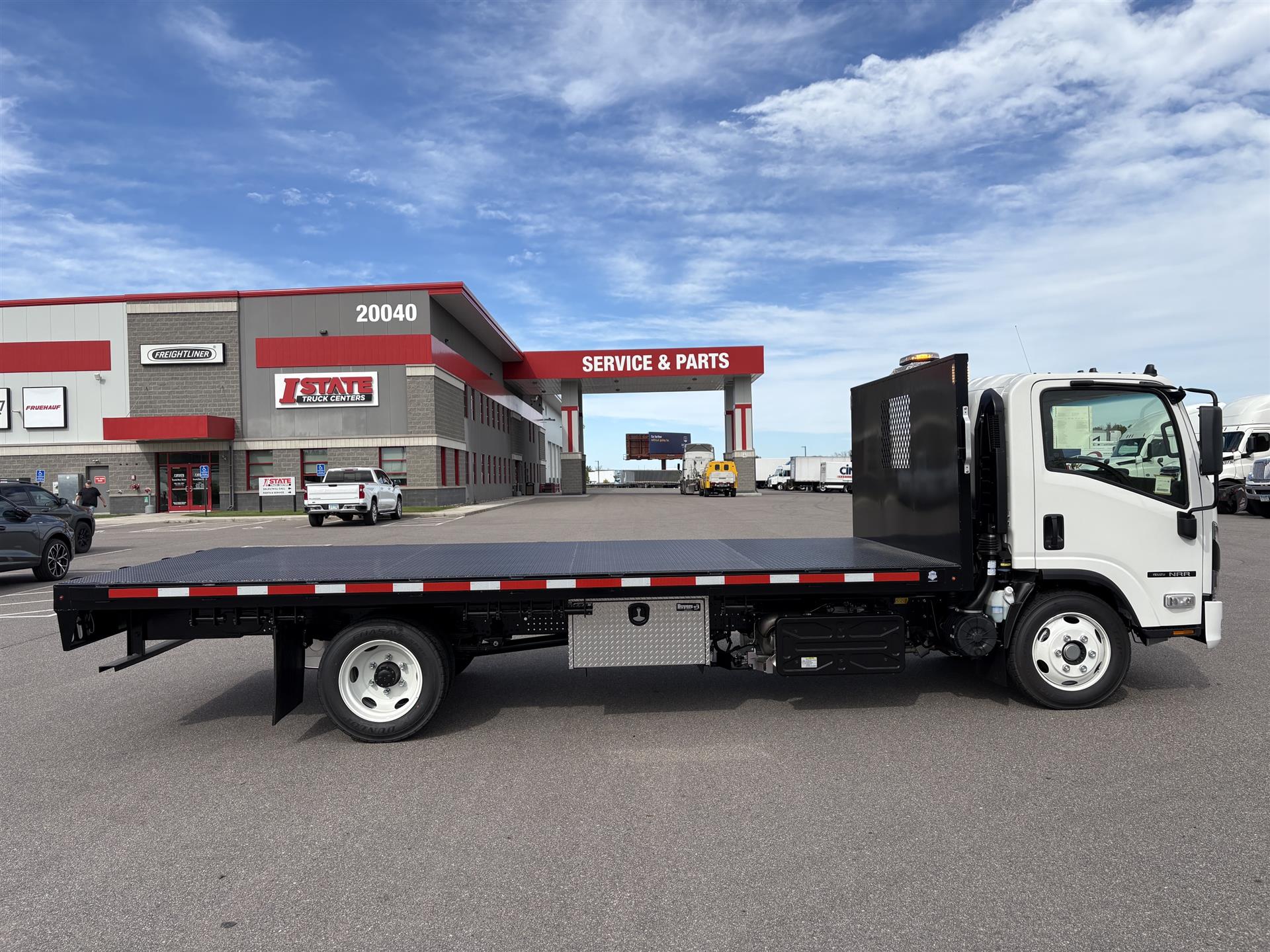 2027 Isuzu NRR in Inver Grove Heights, MN — photo 2