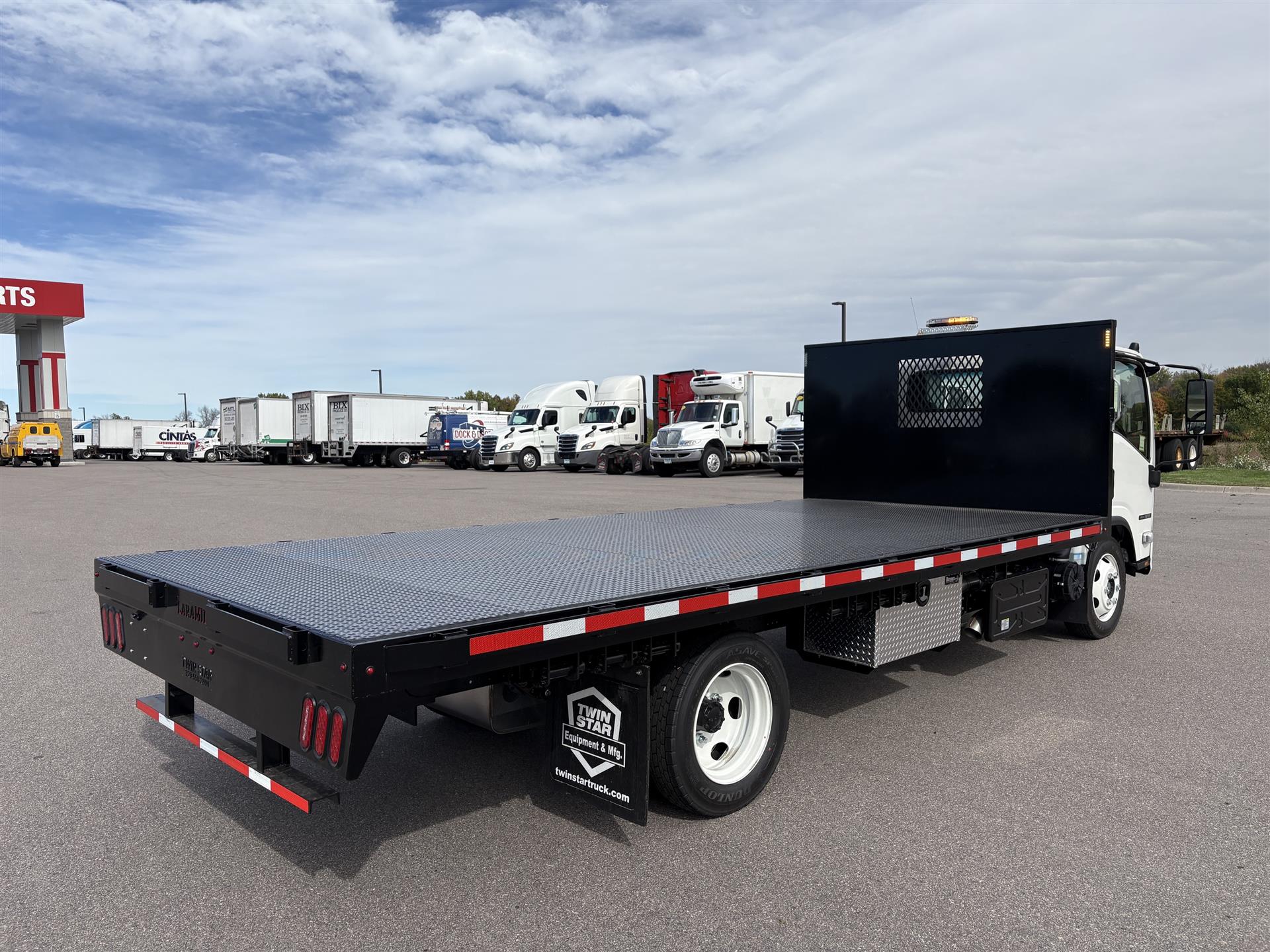 2027 Isuzu NRR in Inver Grove Heights, MN — photo 3