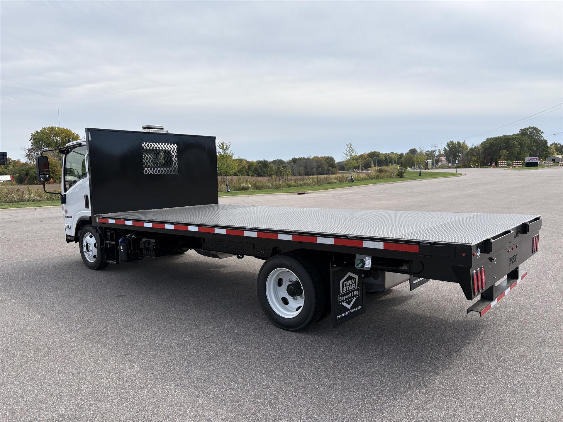2027 Isuzu NRR in Inver Grove Heights, MN — photo 5