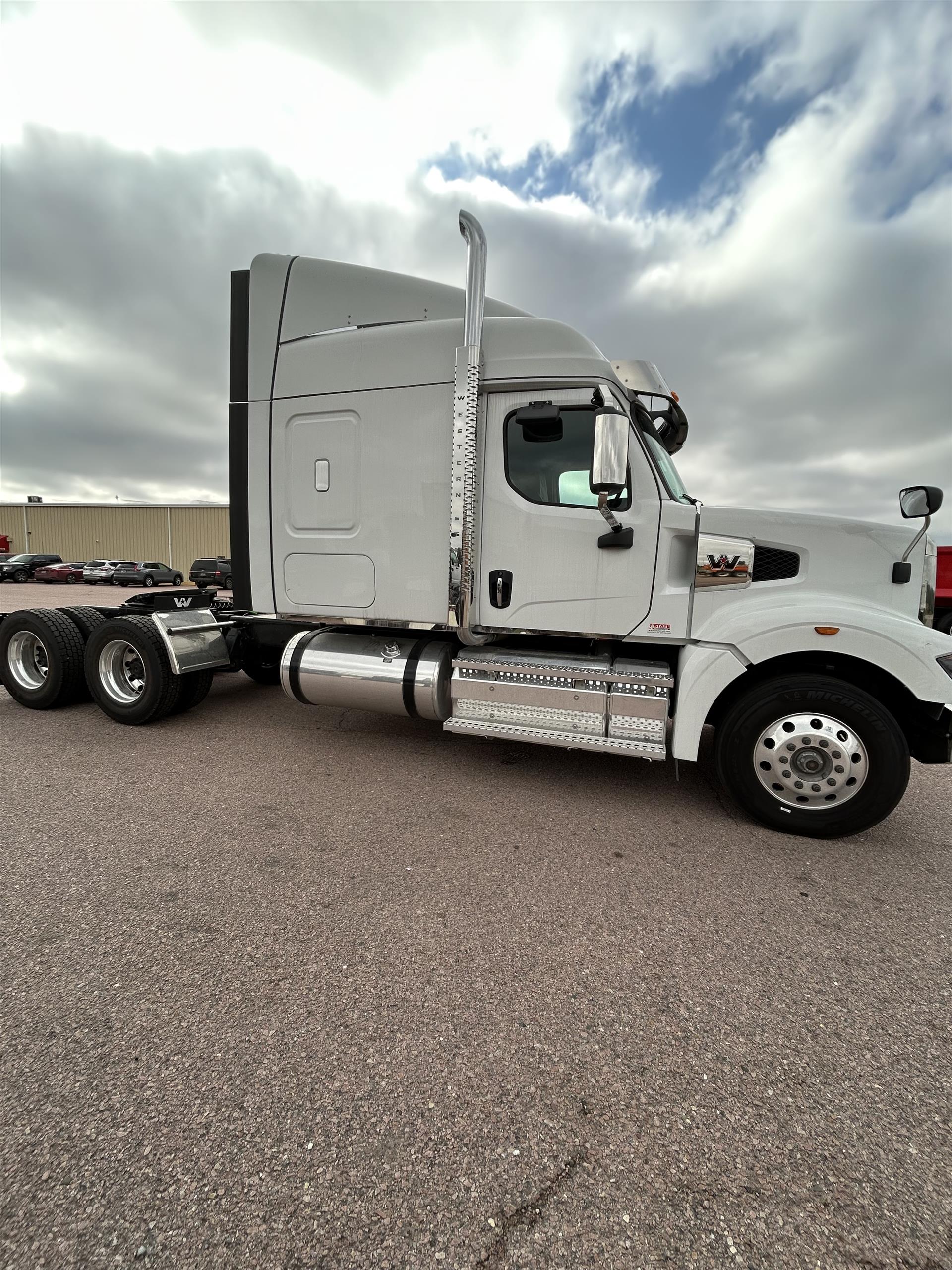 2027 Western Star 49X in Sioux Falls, SD — photo 5