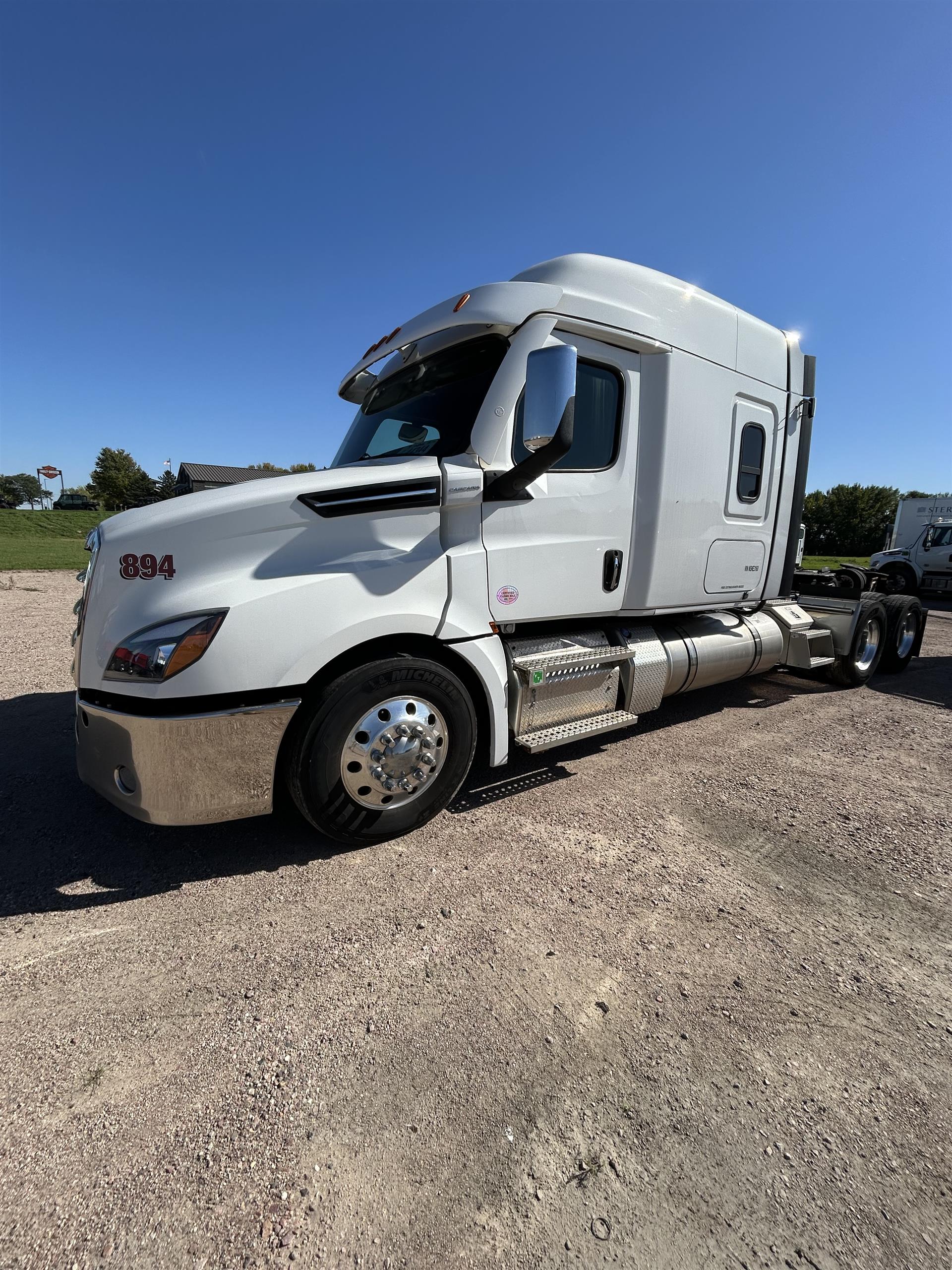 2022 Freightliner Cascadia in Sioux Falls, SD