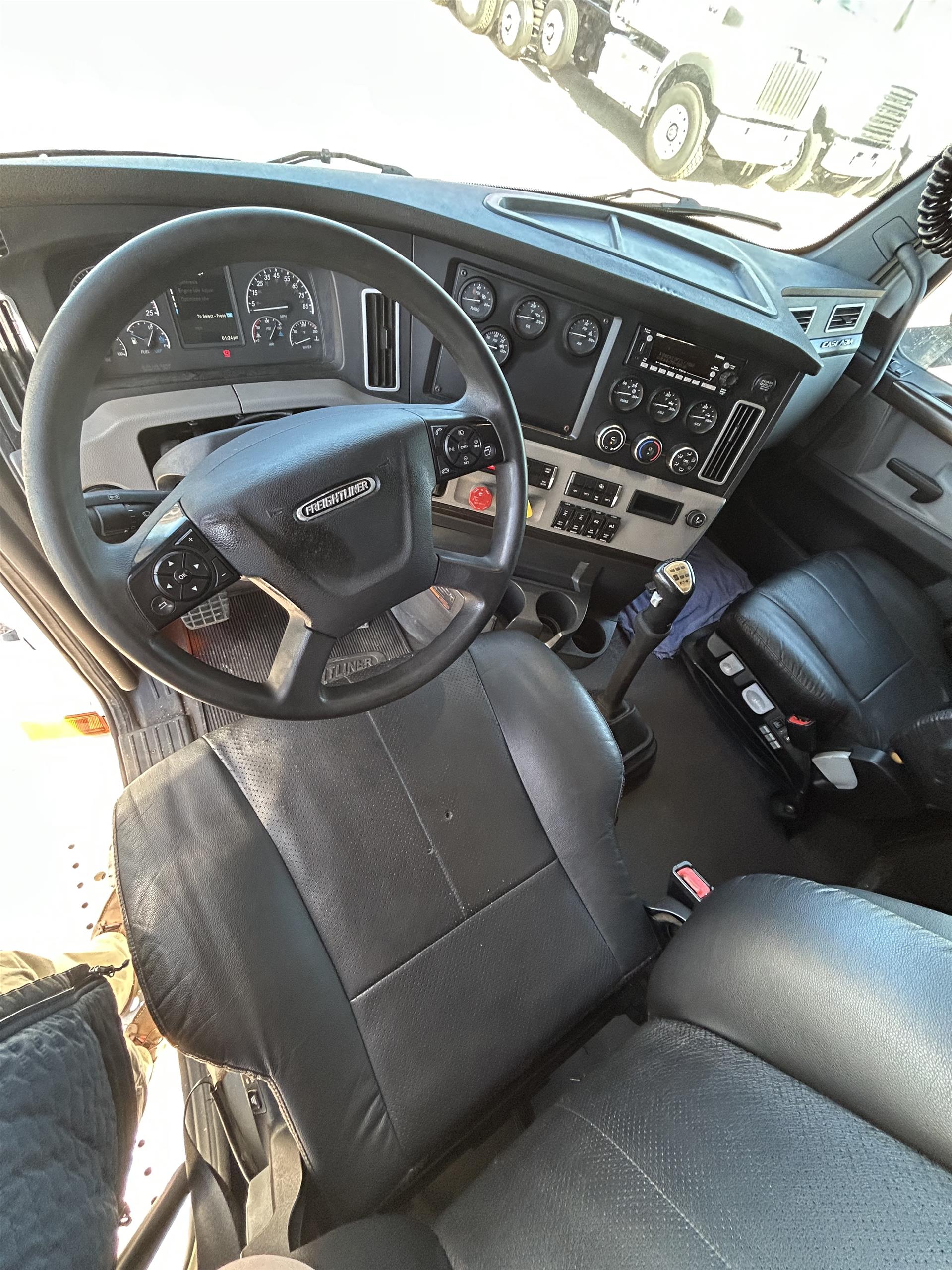 2022 Freightliner Cascadia in Sioux Falls, SD — photo 8