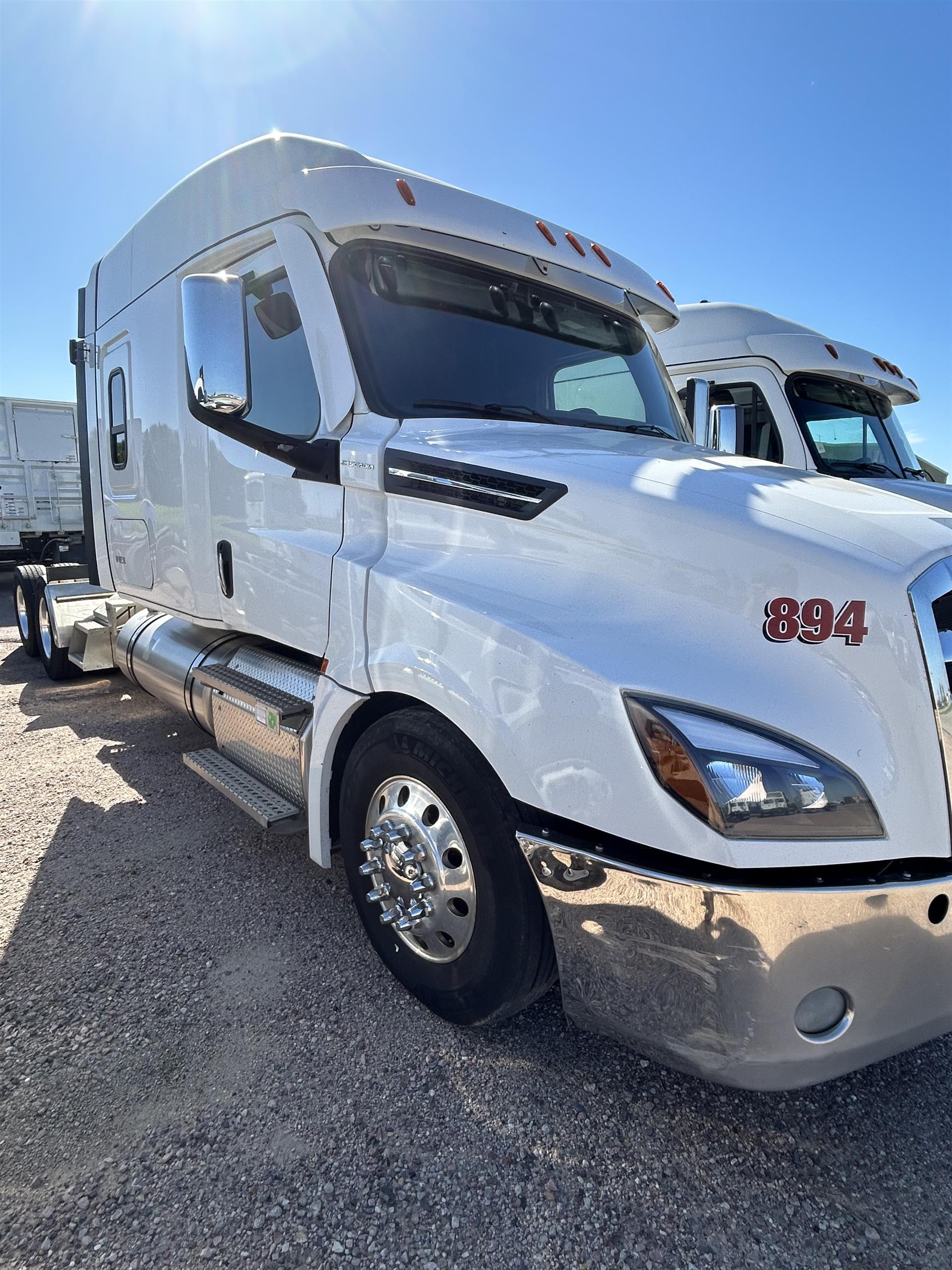 2022 Freightliner Cascadia in Sioux Falls, SD — photo 3