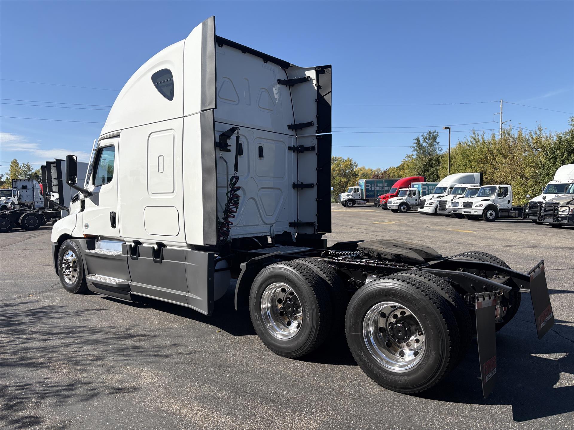 2024 Freightliner Cascadia in Inver Grove Heights, MN — photo 5