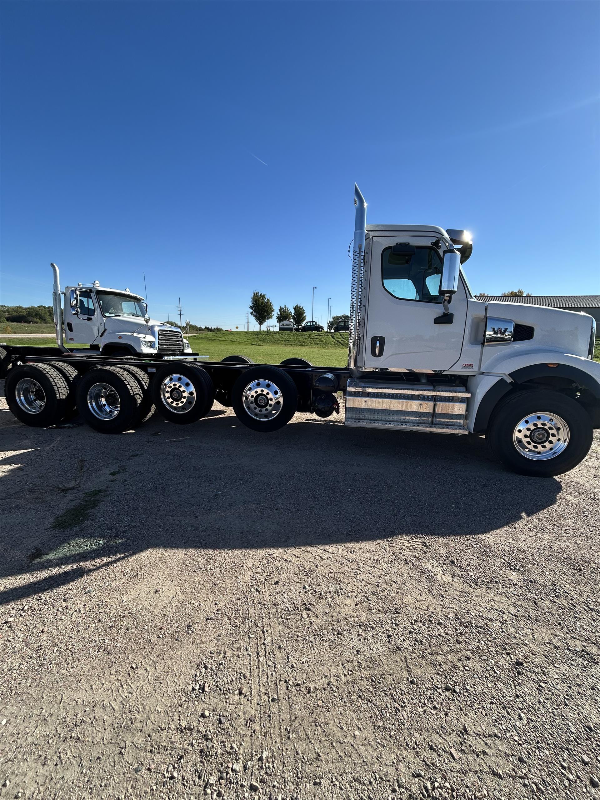 2027 Western Star 49X in Sioux Falls, SD — photo 4