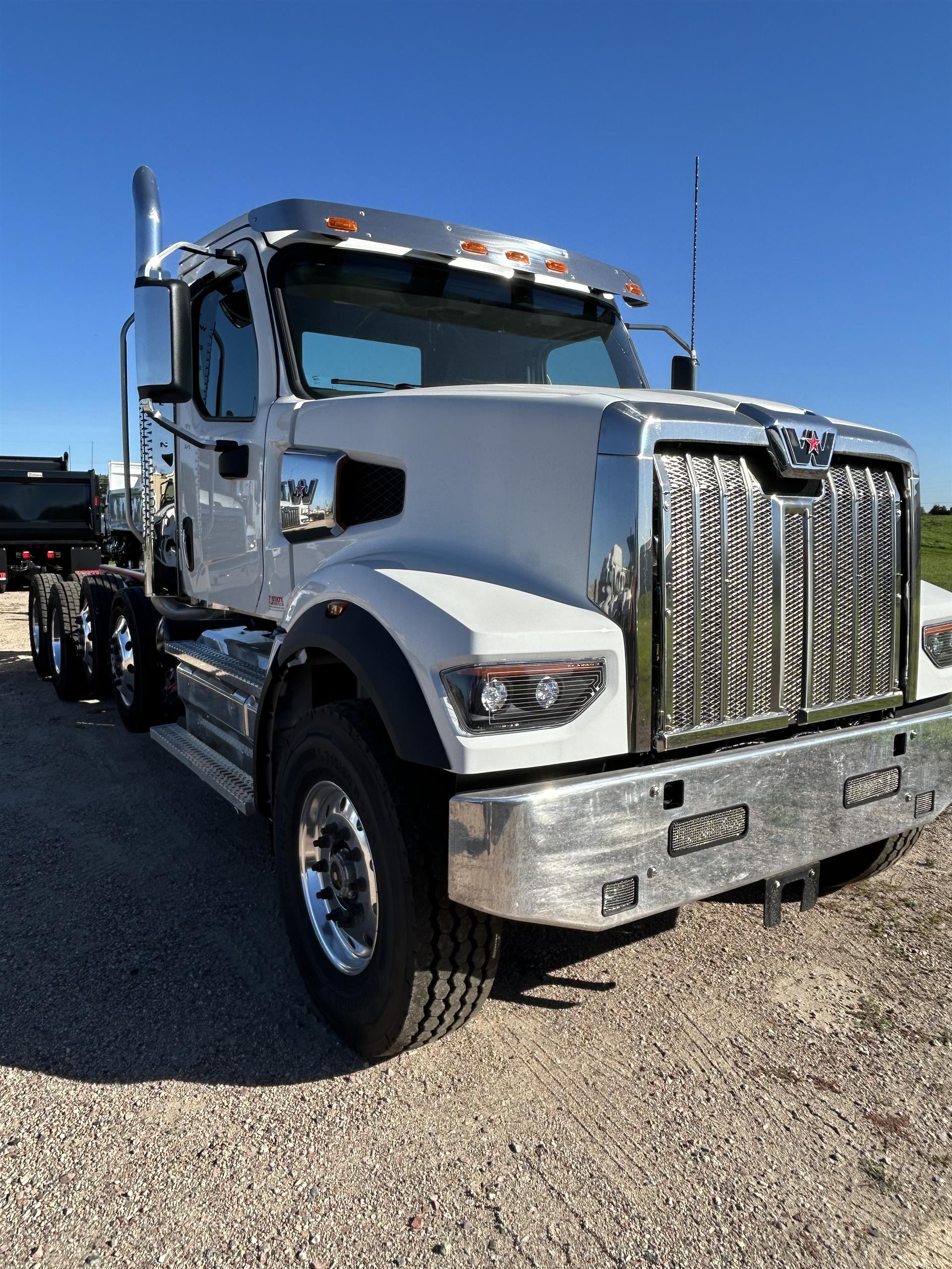 2027 Western Star 49X in Sioux Falls, SD — photo 3