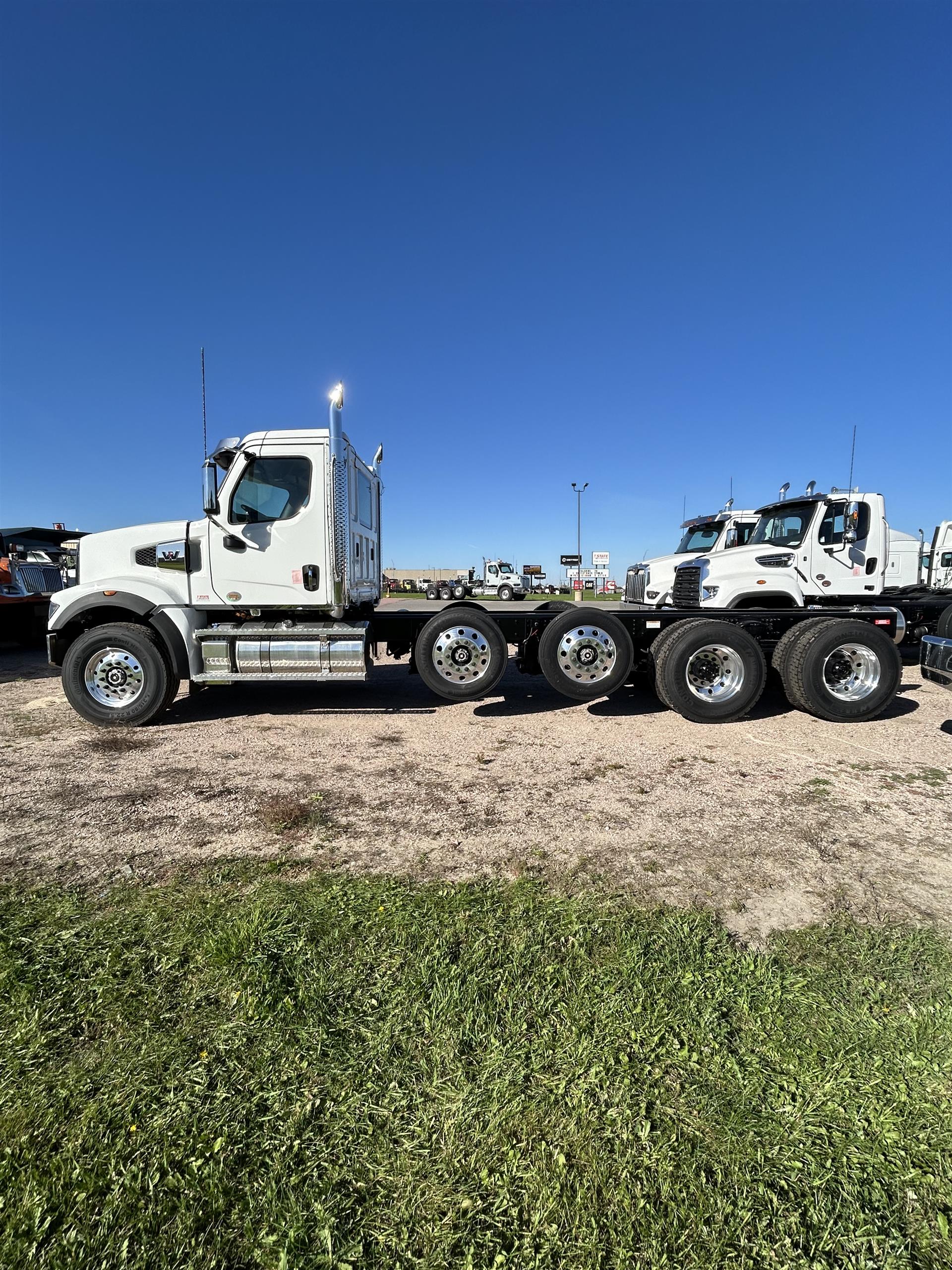 2027 Western Star 49X in Sioux Falls, SD — photo 7