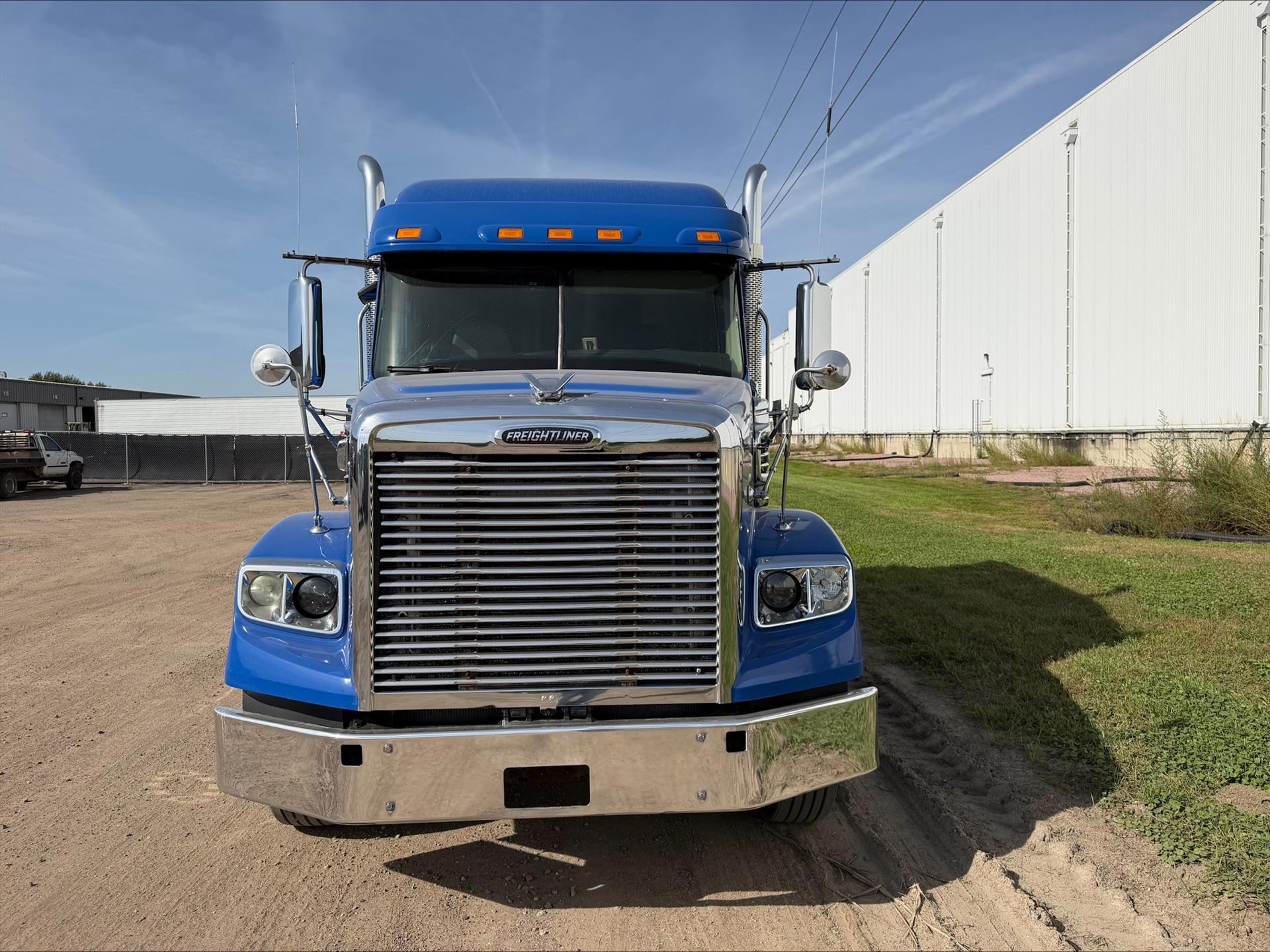 2017 Freightliner 122SD in Sioux City, IA — photo 5