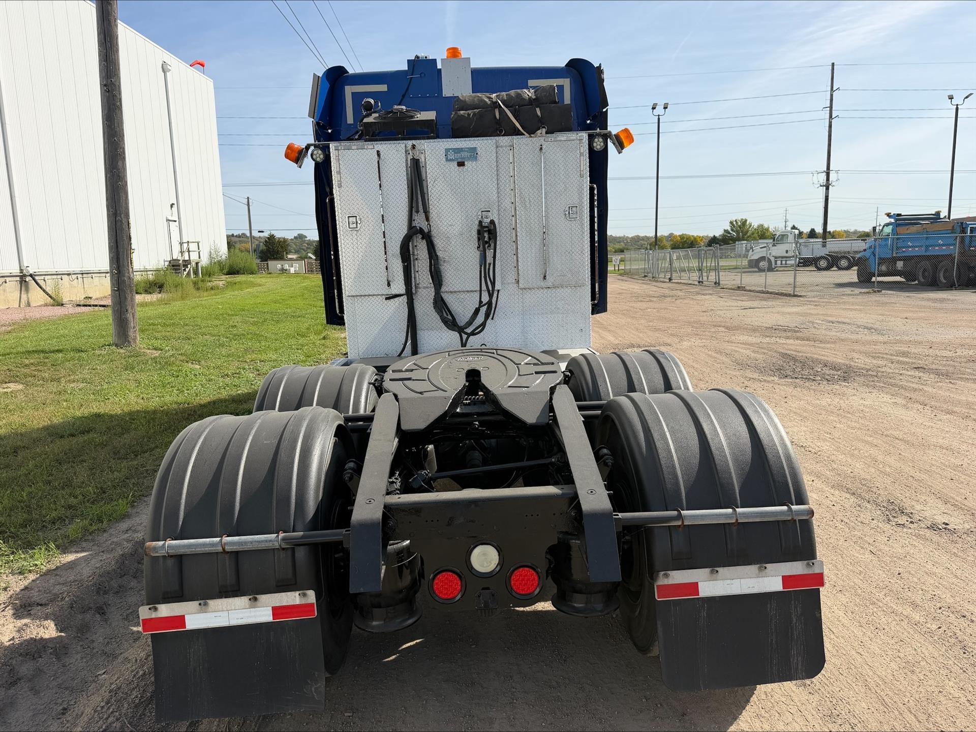 2017 Freightliner 122SD in Sioux City, IA — photo 3