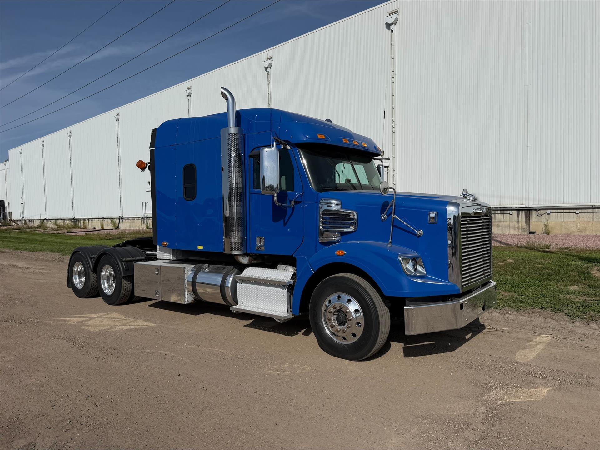 2017 Freightliner 122SD in Sioux City, IA