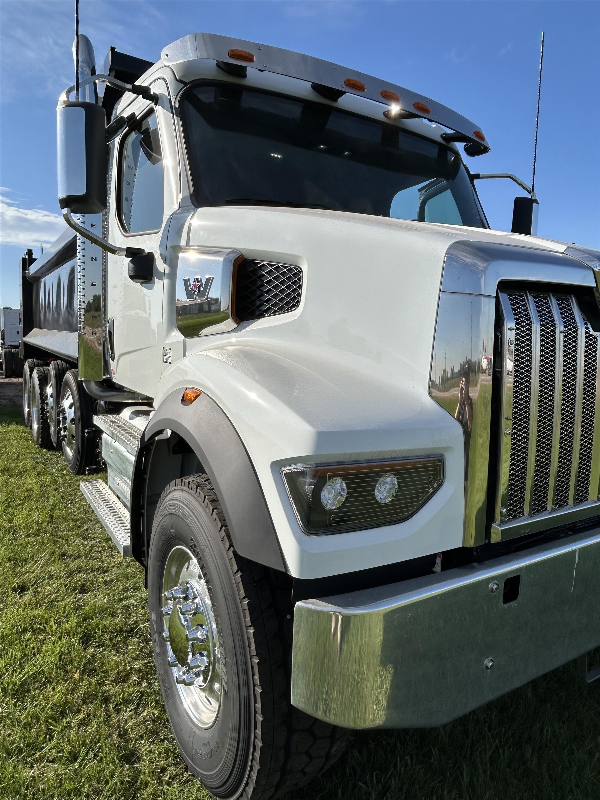 2026 Western Star 47X in Sioux Falls, SD — photo 3