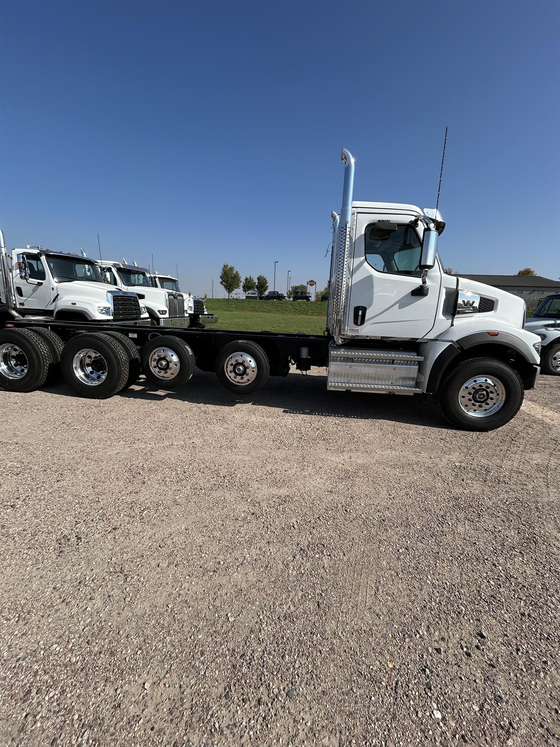 2027 Western Star 47X in Sioux Falls, SD — photo 4