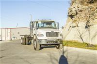 2018 Freightliner M2106