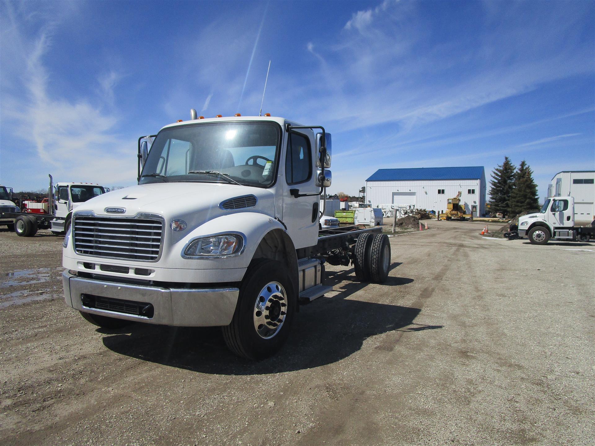 2019 Freightliner M2106